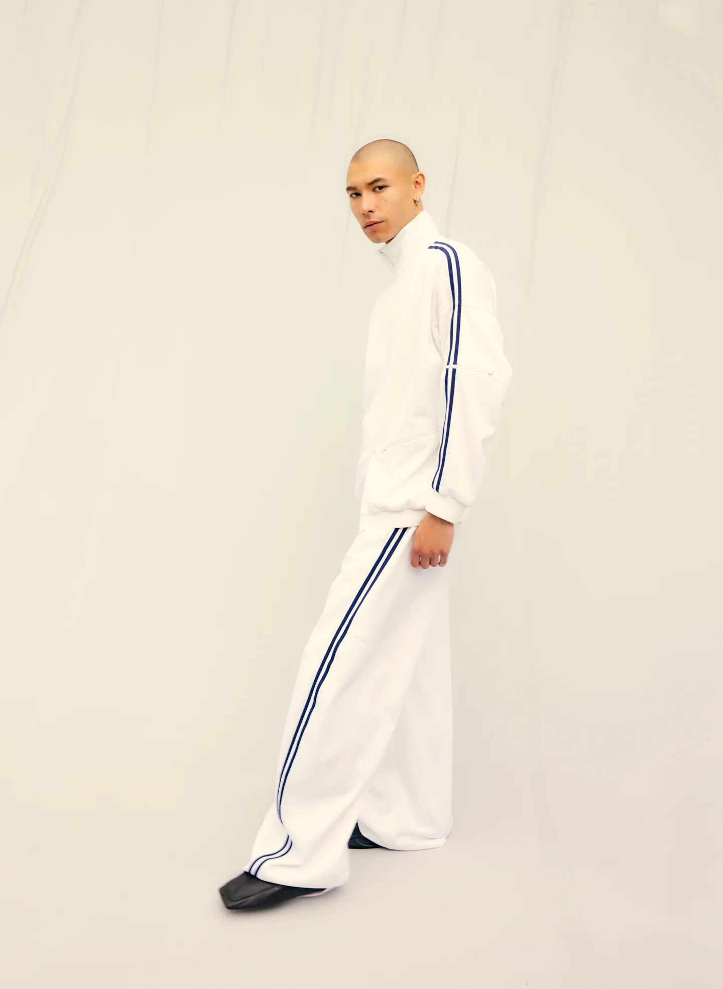 Active Knit Zipper Detailed Track Jacket - Image 2