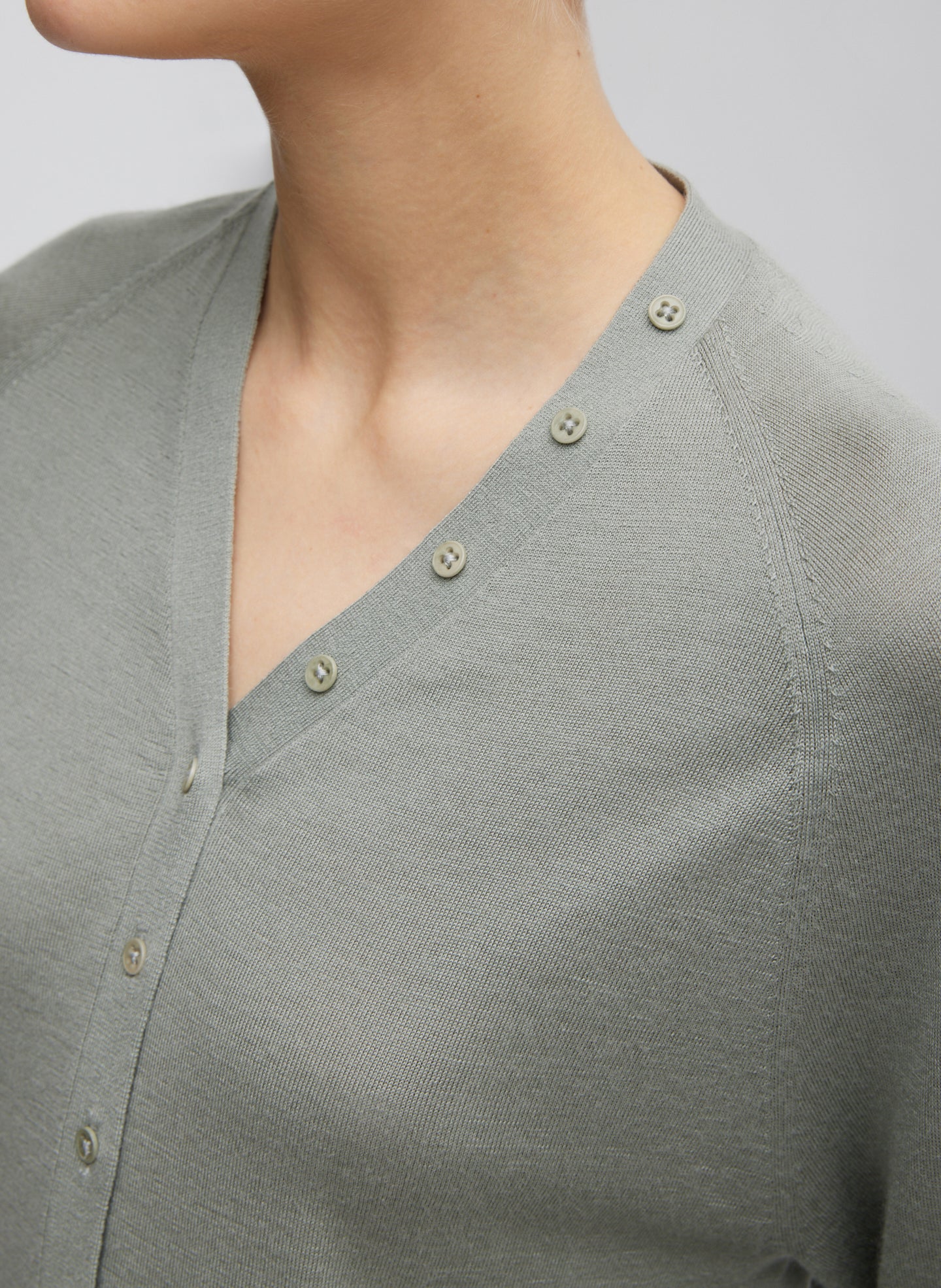 Cashmere Silk Blend Slim Cardigan - Image 2