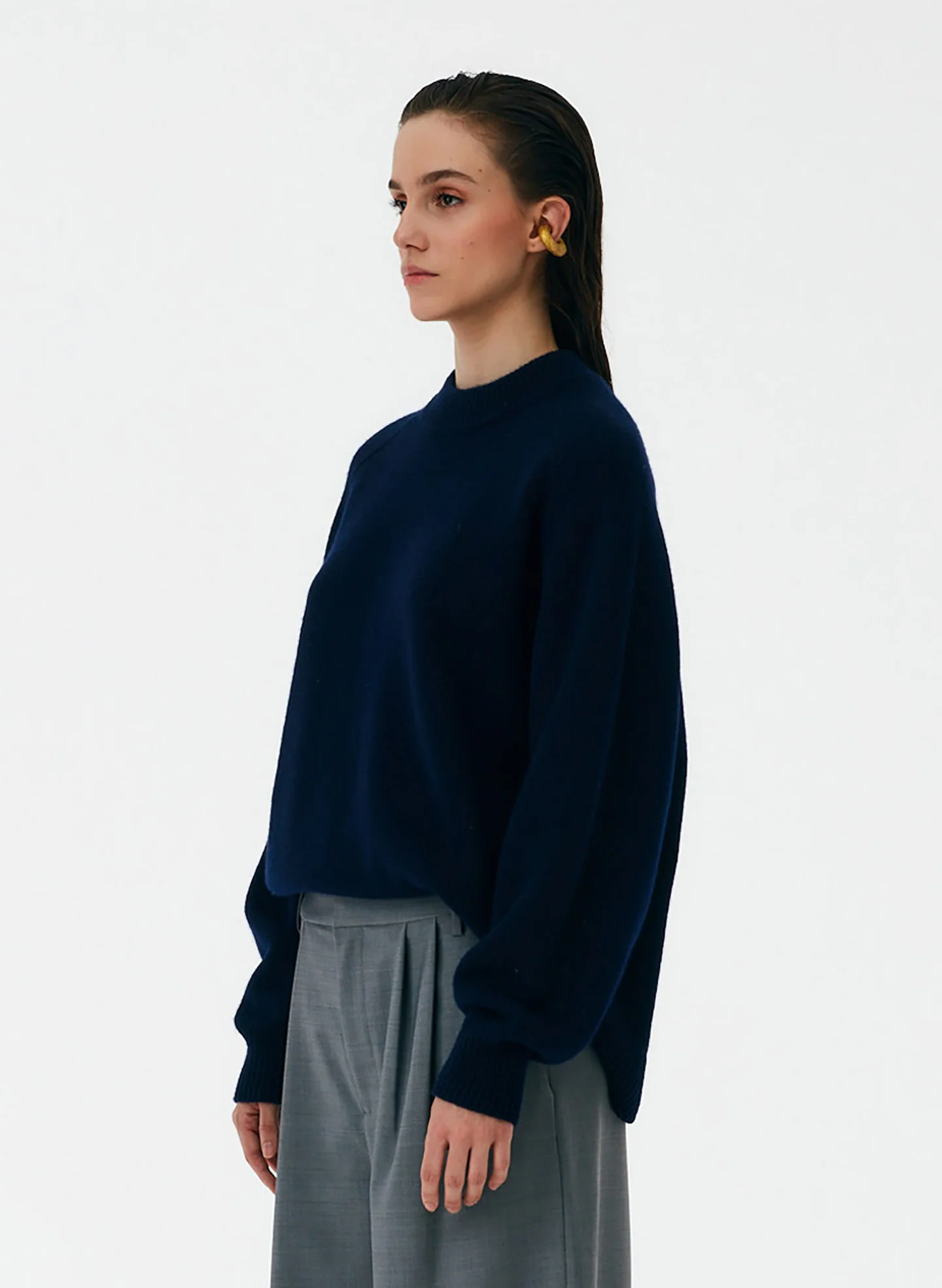 Cashmere Crewneck Oversized Sweater - Image 4