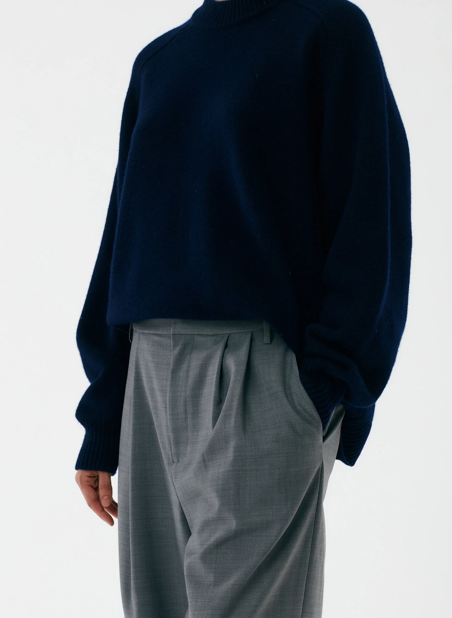 Cashmere Crewneck Oversized Sweater - Image 7