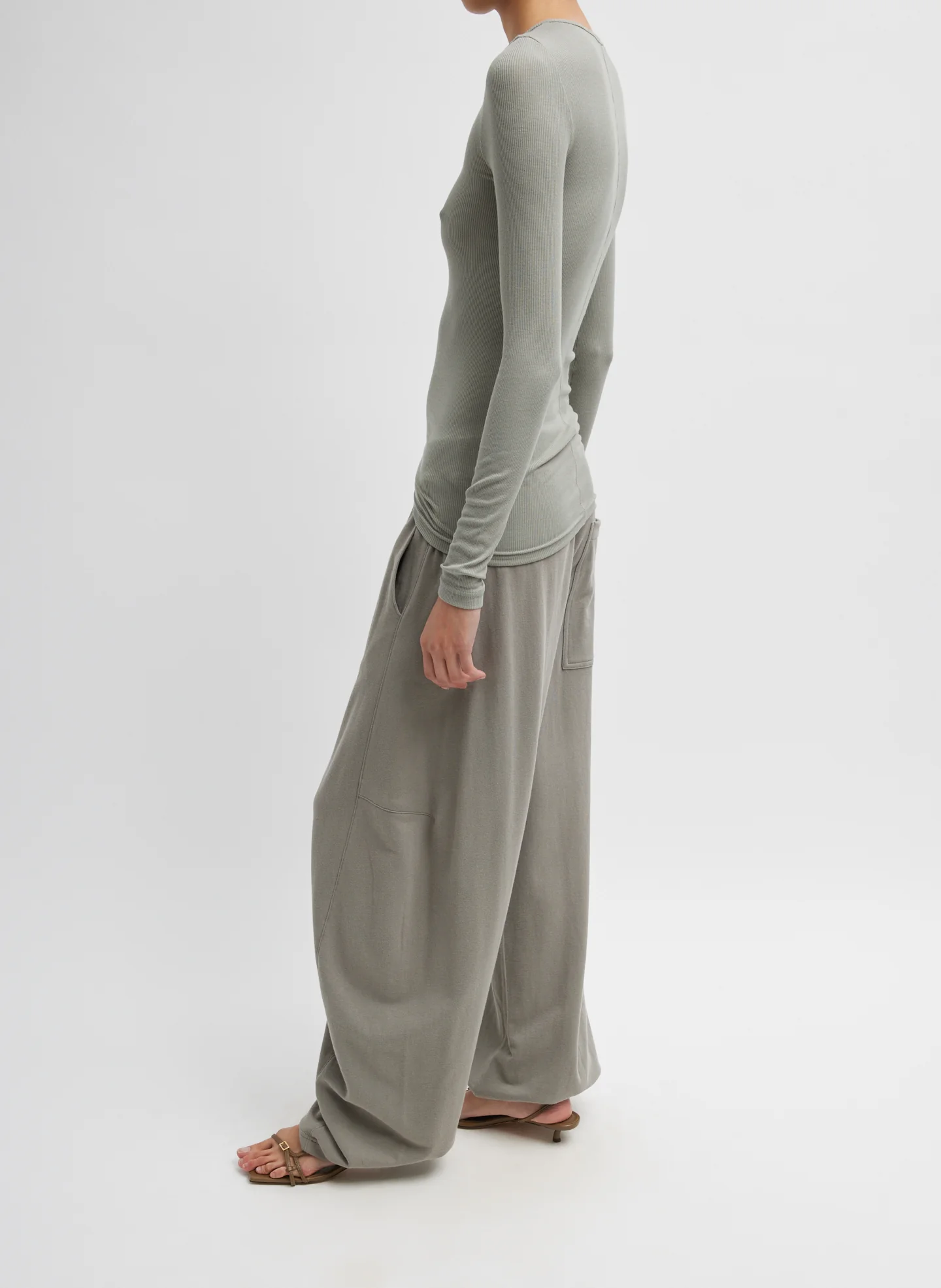 Circular Ribbed Crewneck Pullover T-Shirt - Image 4