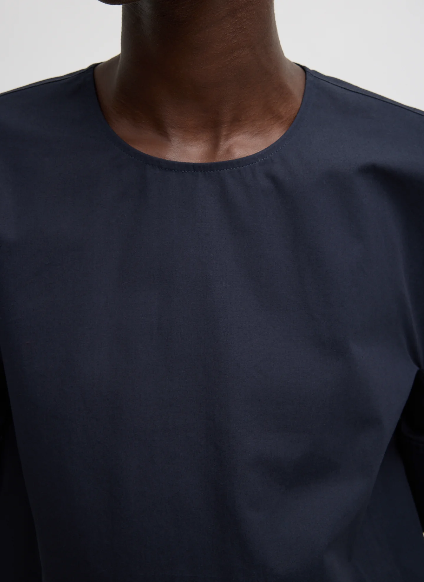 Compact Eco Poplin Reverse Sleeve Top - Image 5