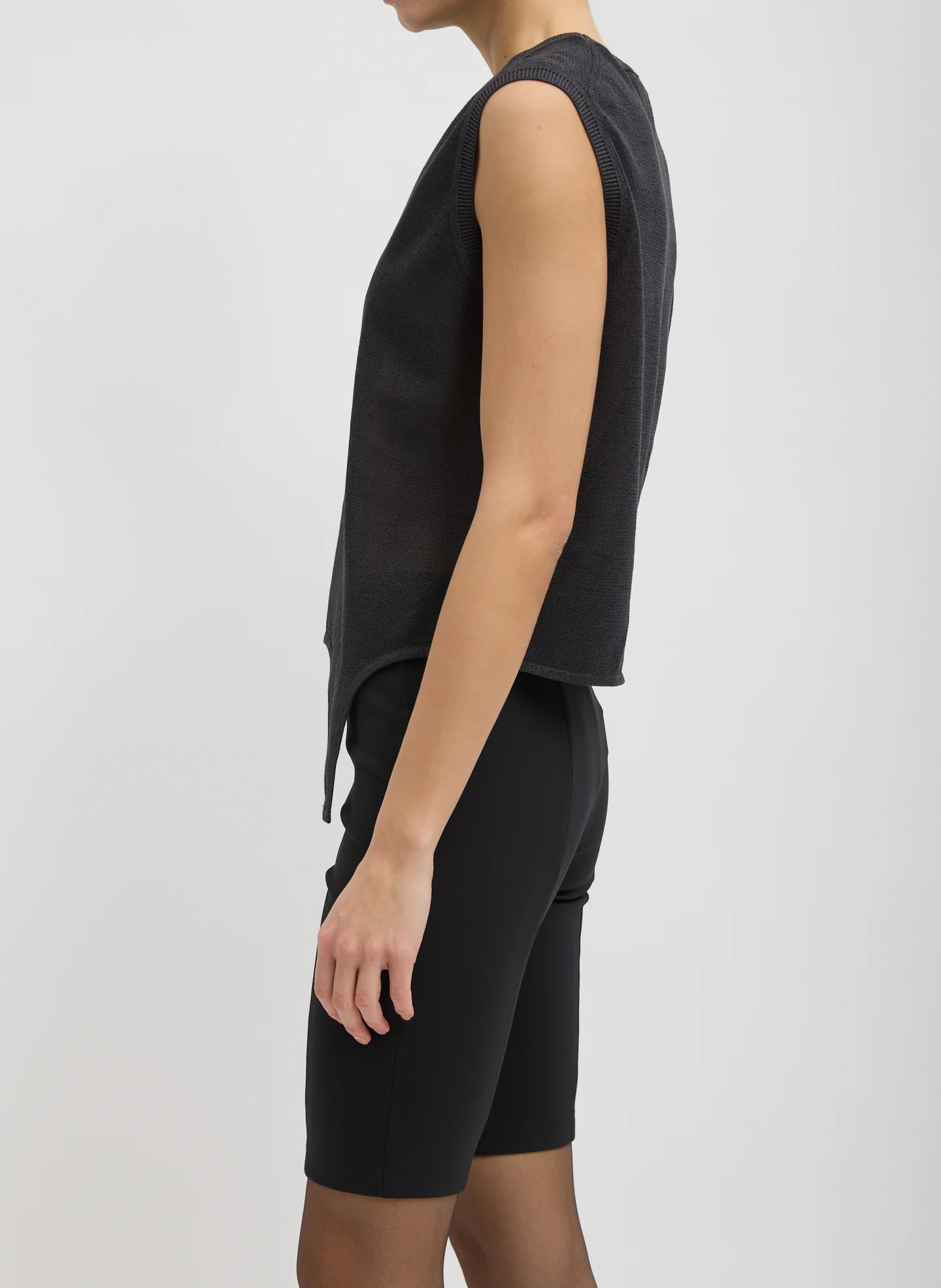 Crispy Sleeveless Sweater - Image 3
