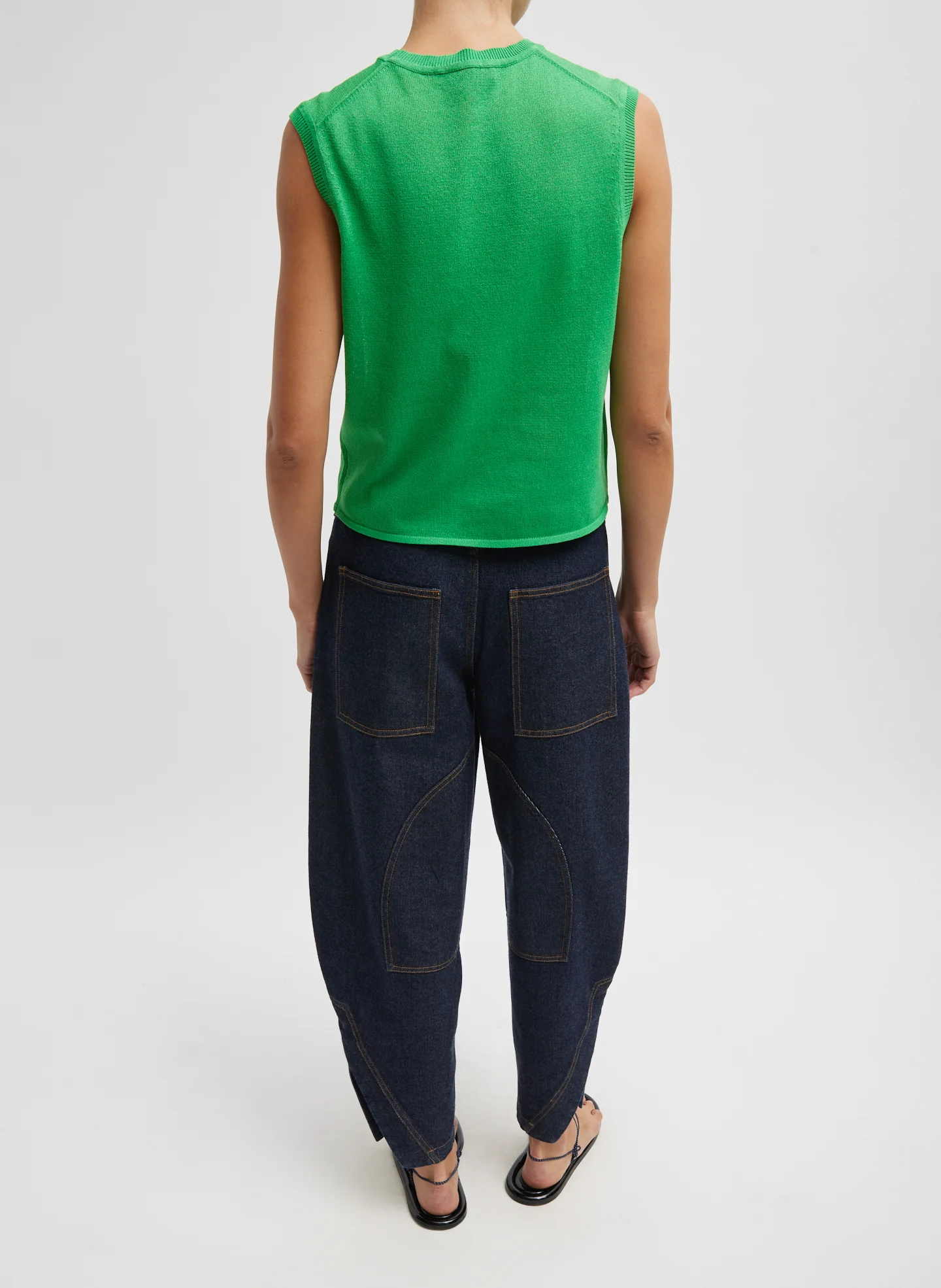 Crispy Sleeveless Sweater - Image 4
