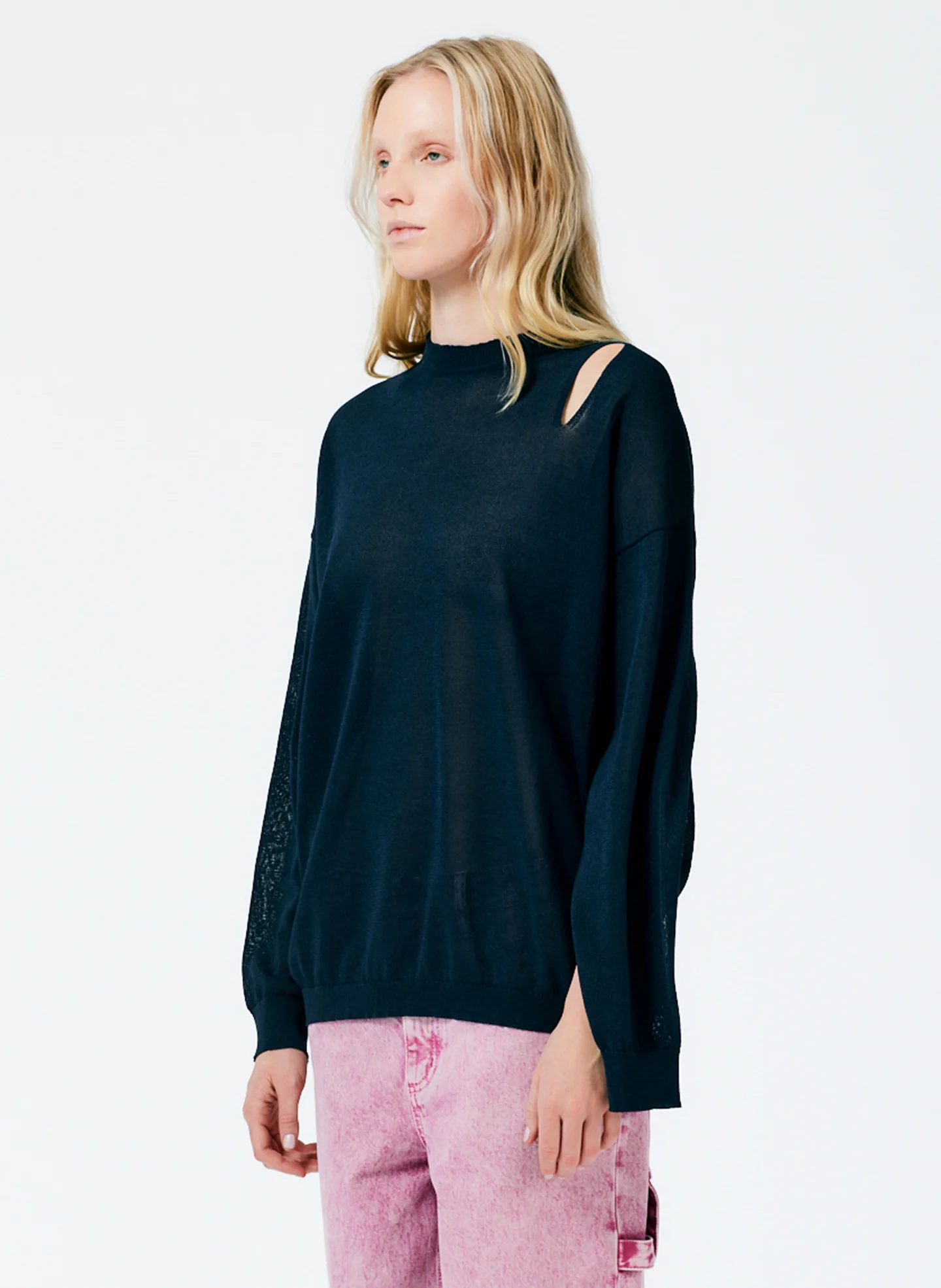 Crispy Viscose Slit Detail Oversized Pullover - Image 3