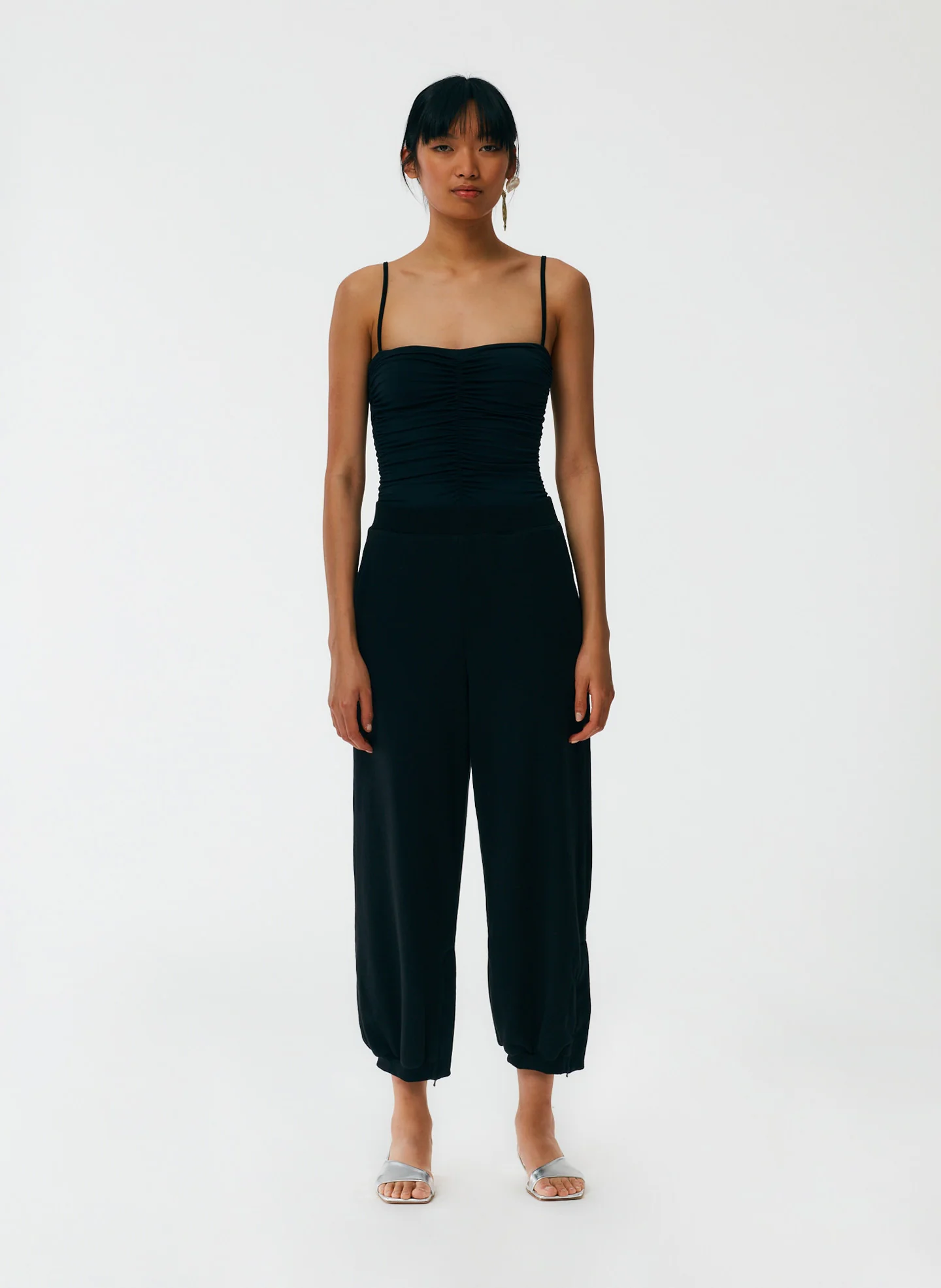 Cropped Sweatpant with Zipper - Image 11