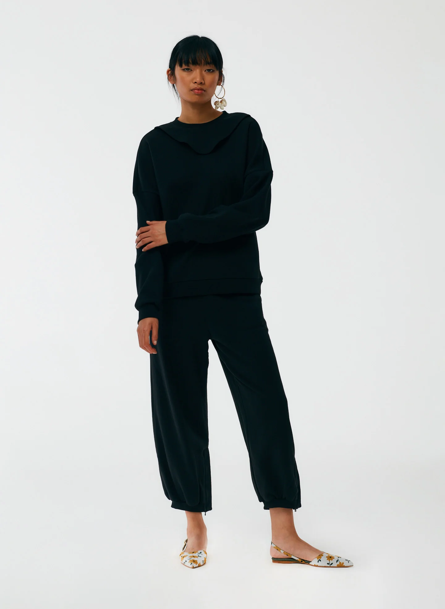 Cropped Sweatpant with Zipper - Image 12