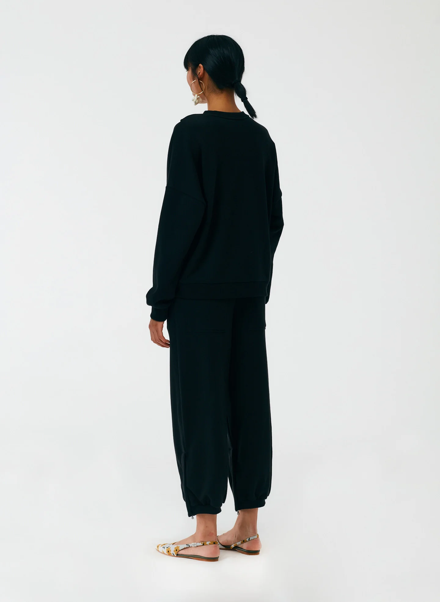 Cropped Sweatpant with Zipper - Image 9