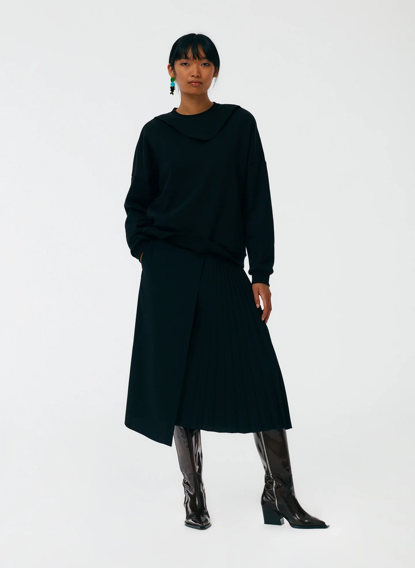 Cutout Dicky Sweatshirt - Image 11