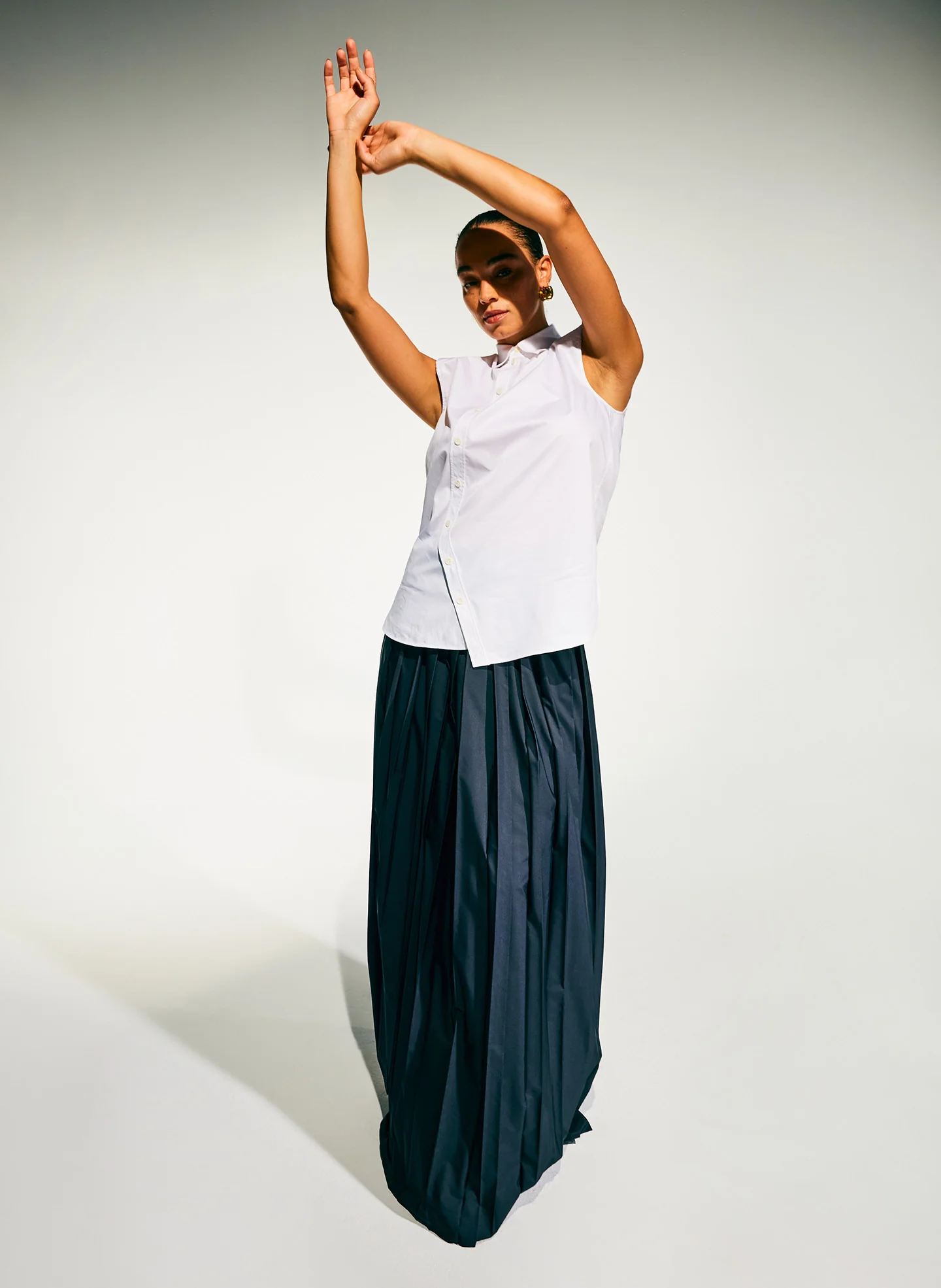 Eco Poplin Sleeveless Shoulderpad Shirt - Image 7
