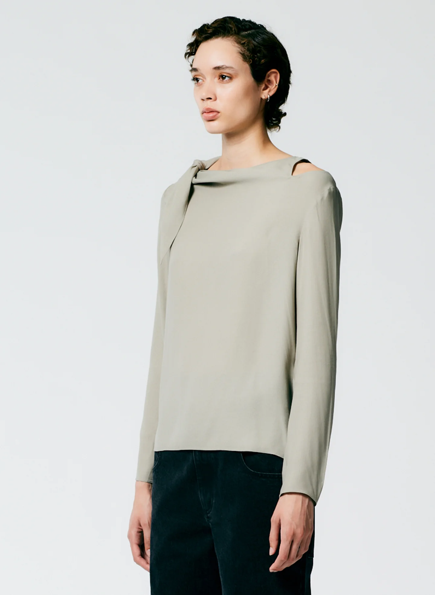 Feather Weight Eco Crepe Benedict Top - Image 2