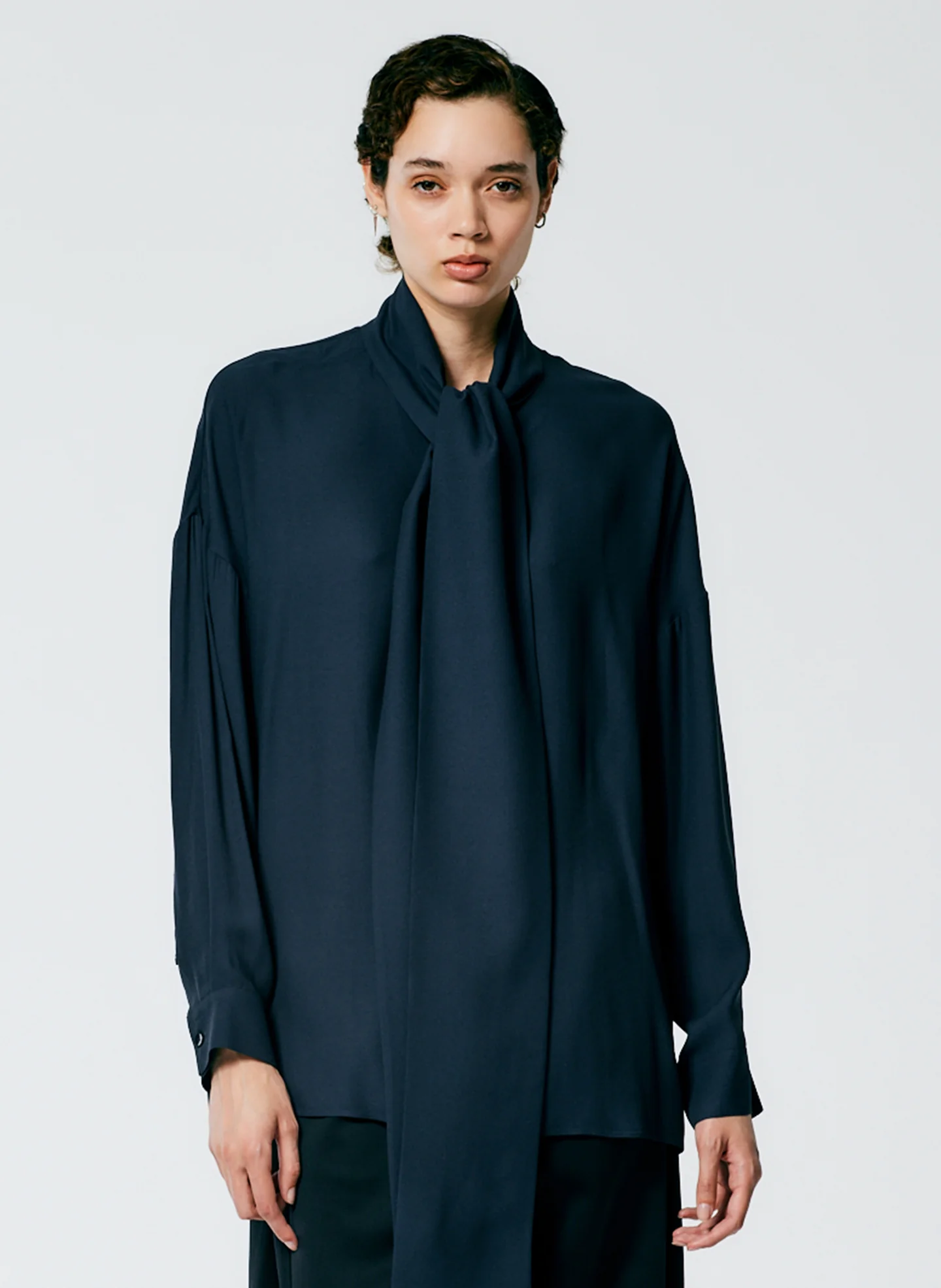 Feather Weight Eco Crepe Davenport Sculpted Shirt