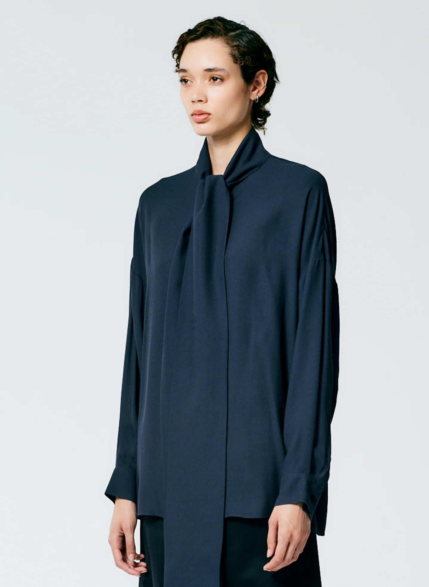 Feather Weight Eco Crepe Davenport Sculpted Shirt - Image 2
