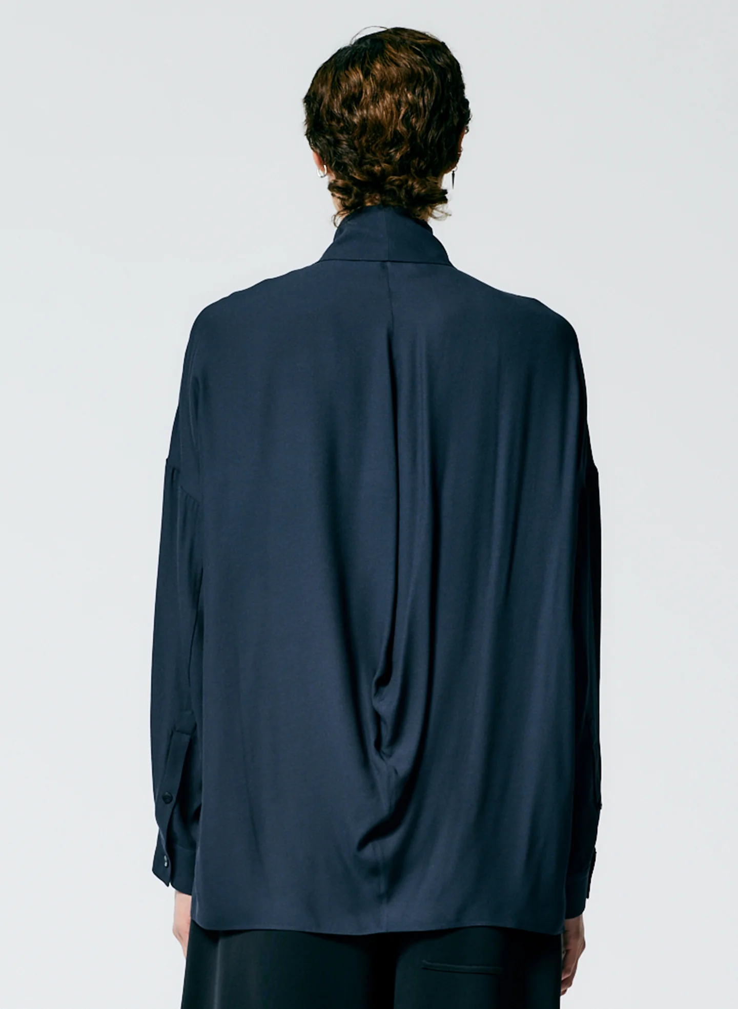 Feather Weight Eco Crepe Davenport Sculpted Shirt - Image 3