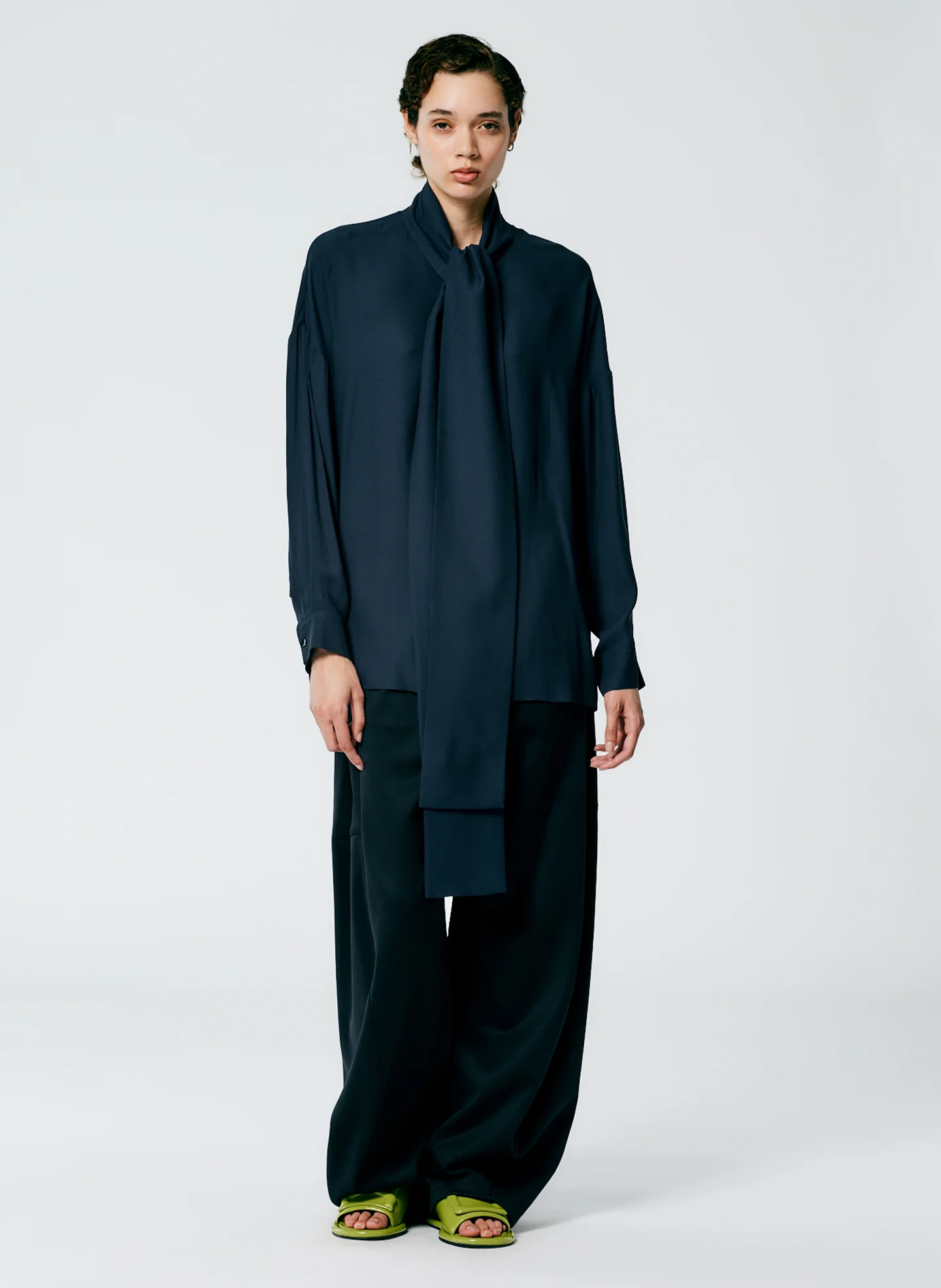 Feather Weight Eco Crepe Davenport Sculpted Shirt - Image 4