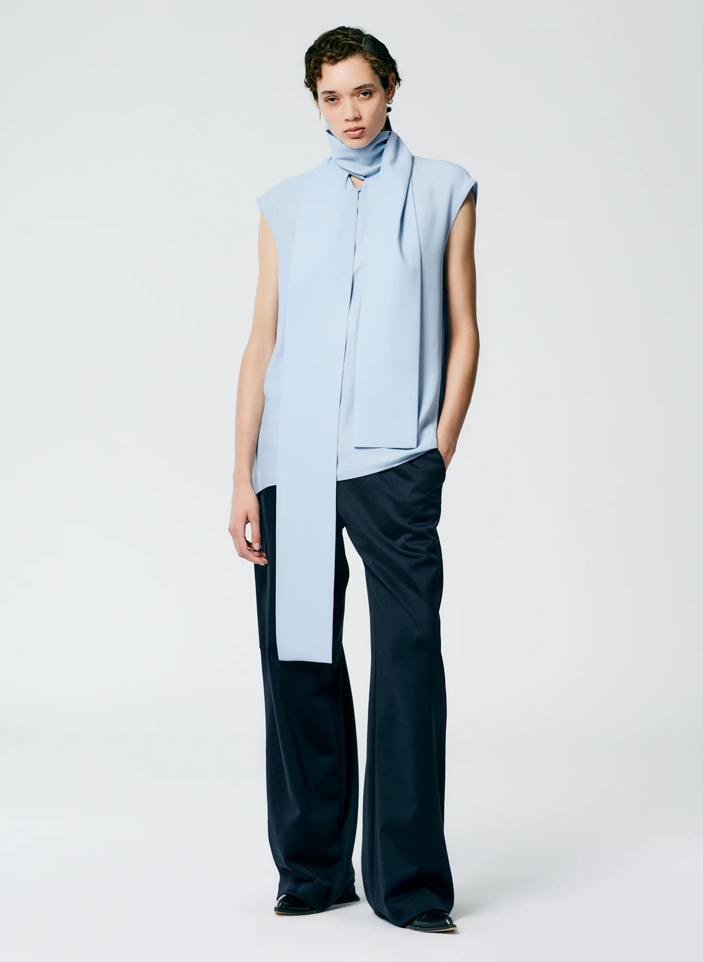 Feather Weight Eco Crepe Sleeveless Davenport Sculpted Shirt - Image 5