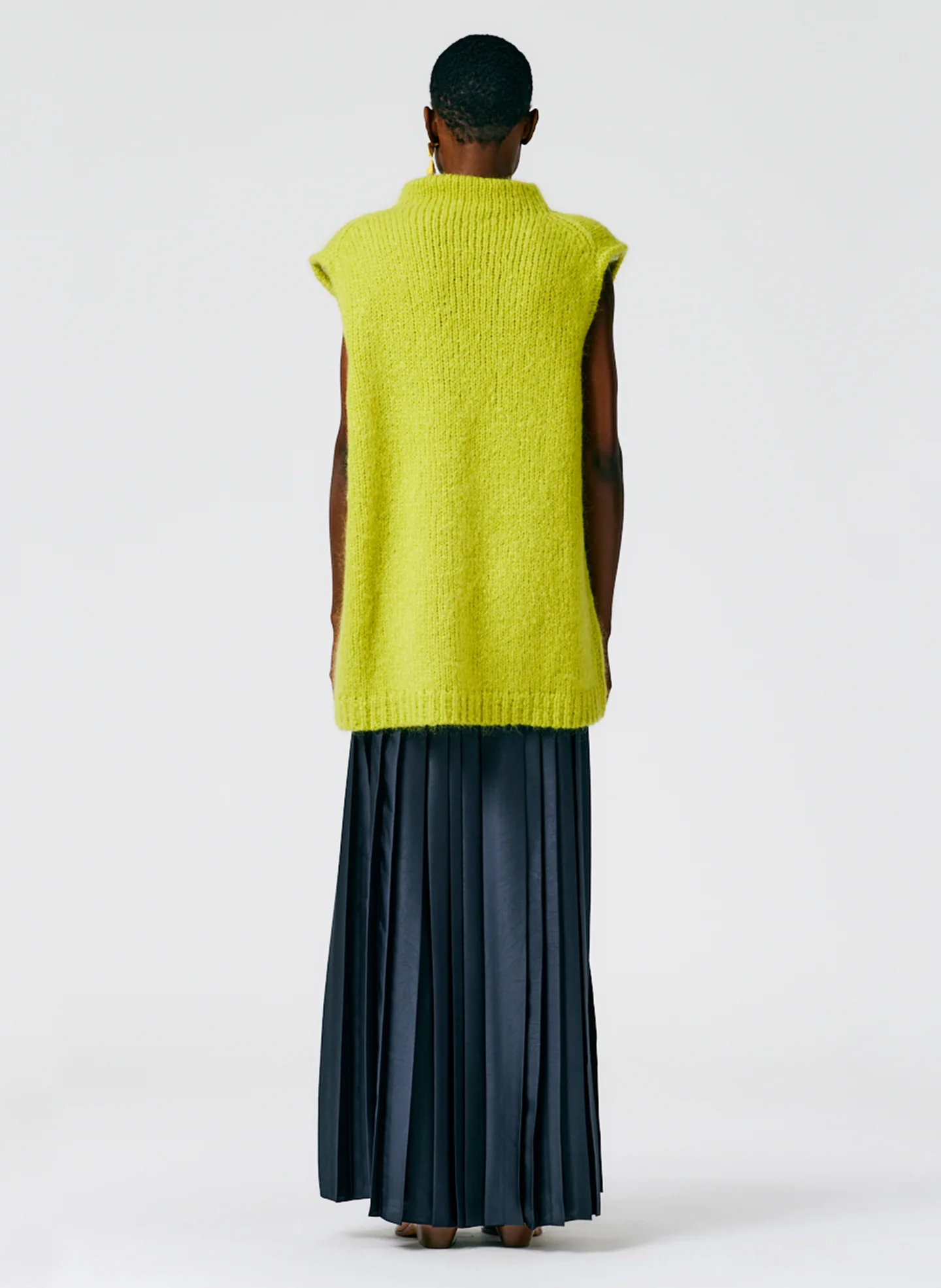 Feather Weight Pleated Pull On Maxi Skirt - Image 4