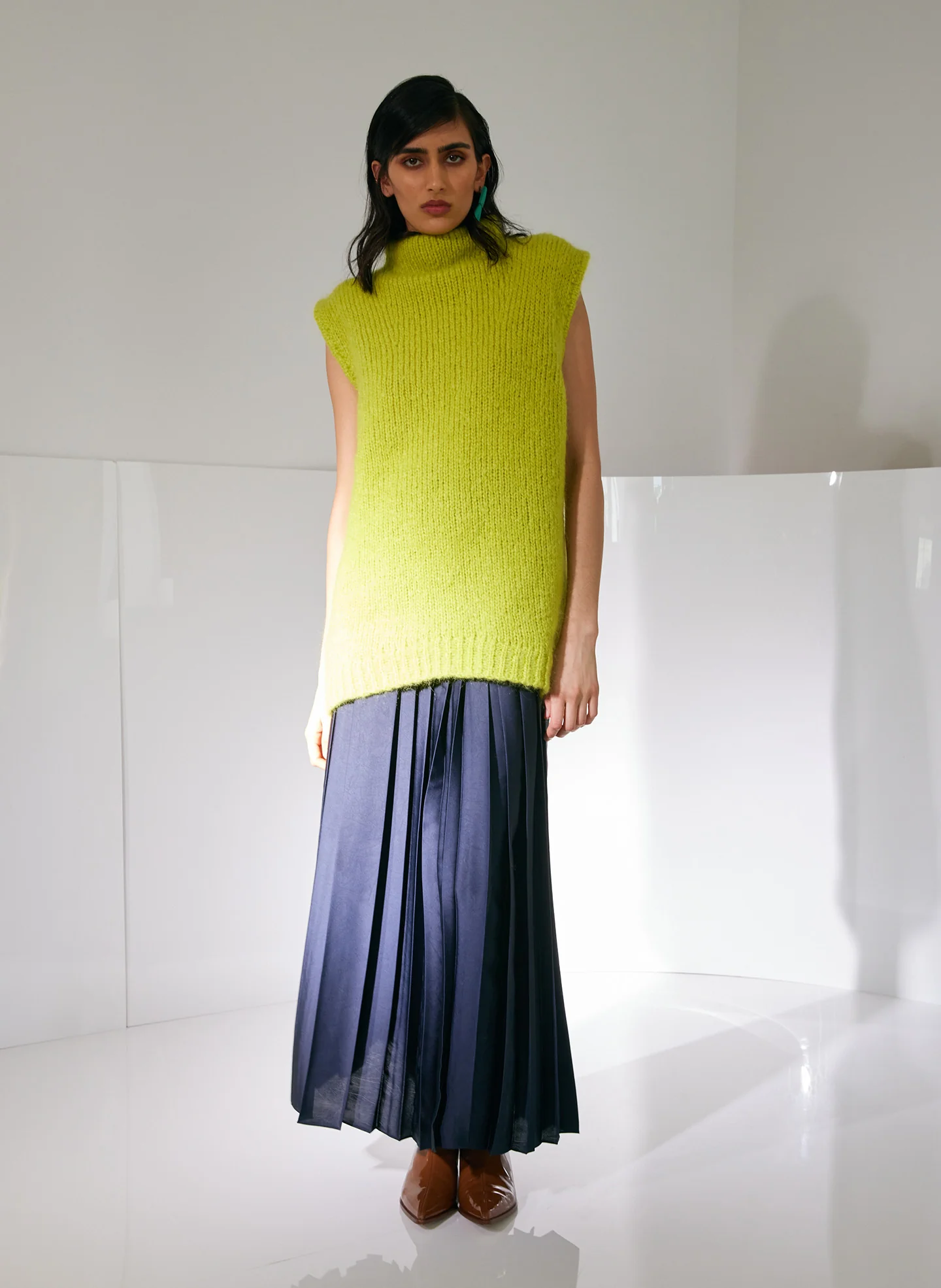 Feather Weight Pleated Pull On Maxi Skirt - Image 5