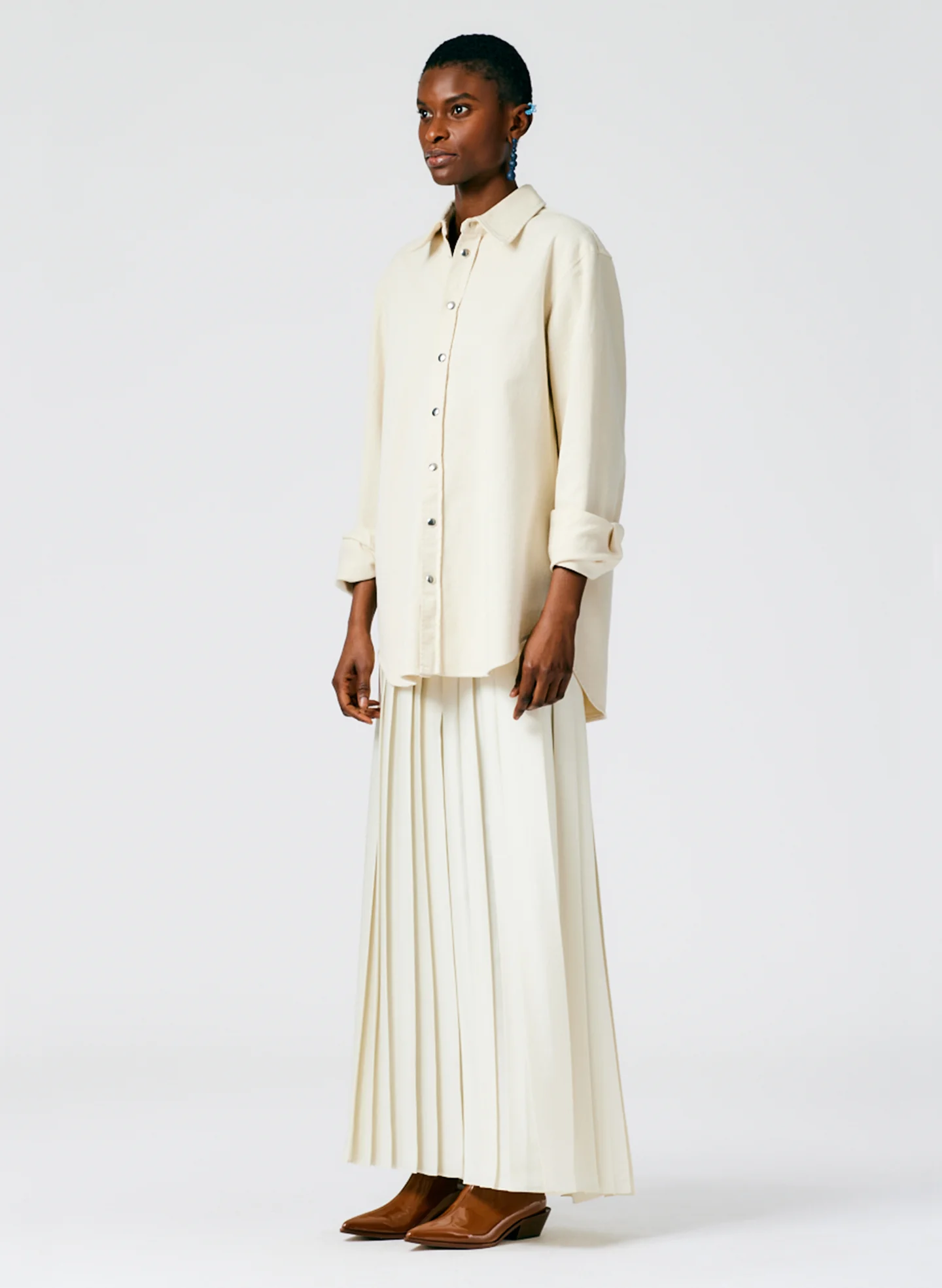 Feather Weight Pleated Pull On Maxi Skirt - Image 3