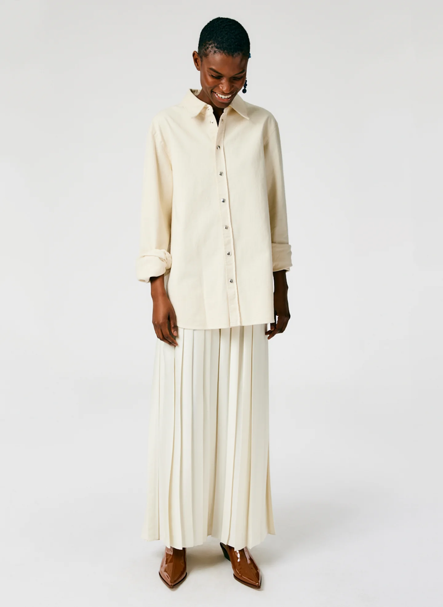 Feather Weight Pleated Pull On Maxi Skirt - Image 6