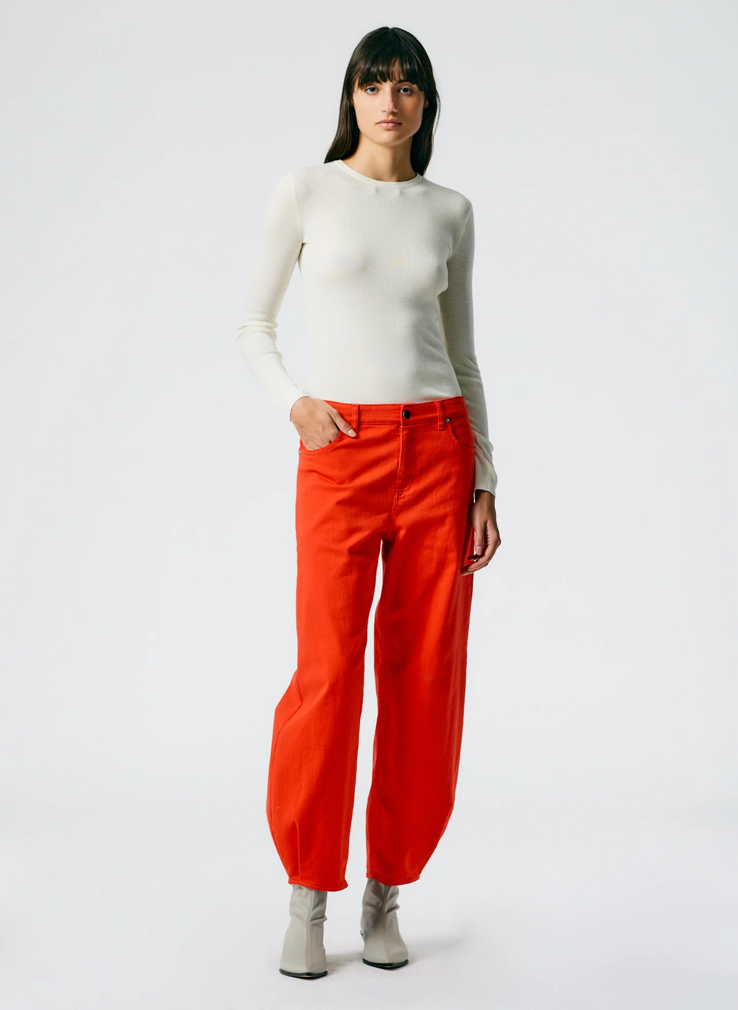 Feather Weight Ribbed Crewneck Pullover Sweater - Image 4