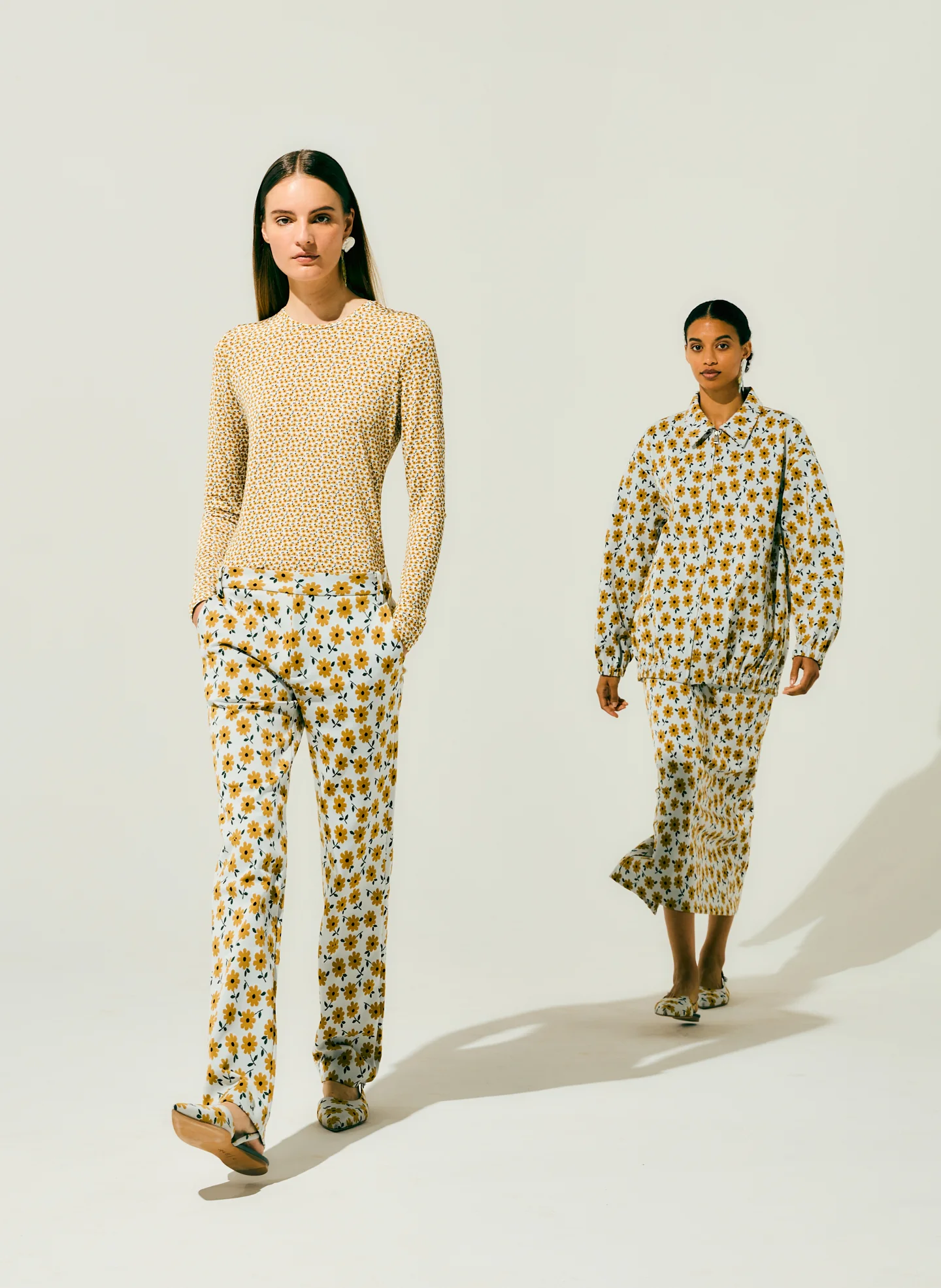 Flora On Jersey Fitted Long Sleeve T-Shirt - Image 7