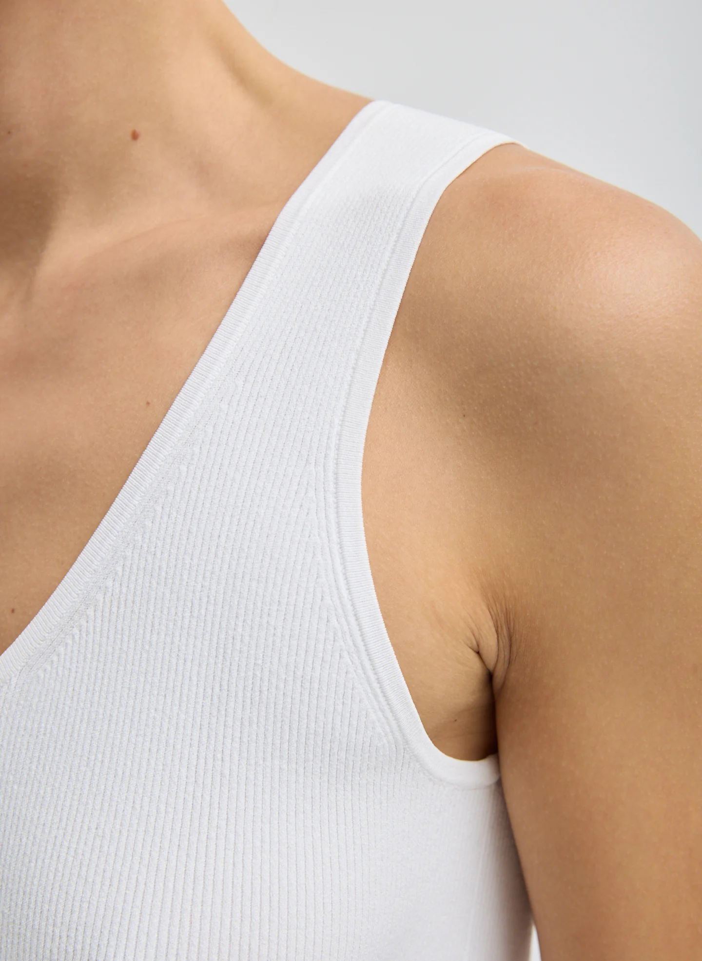 Giselle Tank Sweater - Image 4