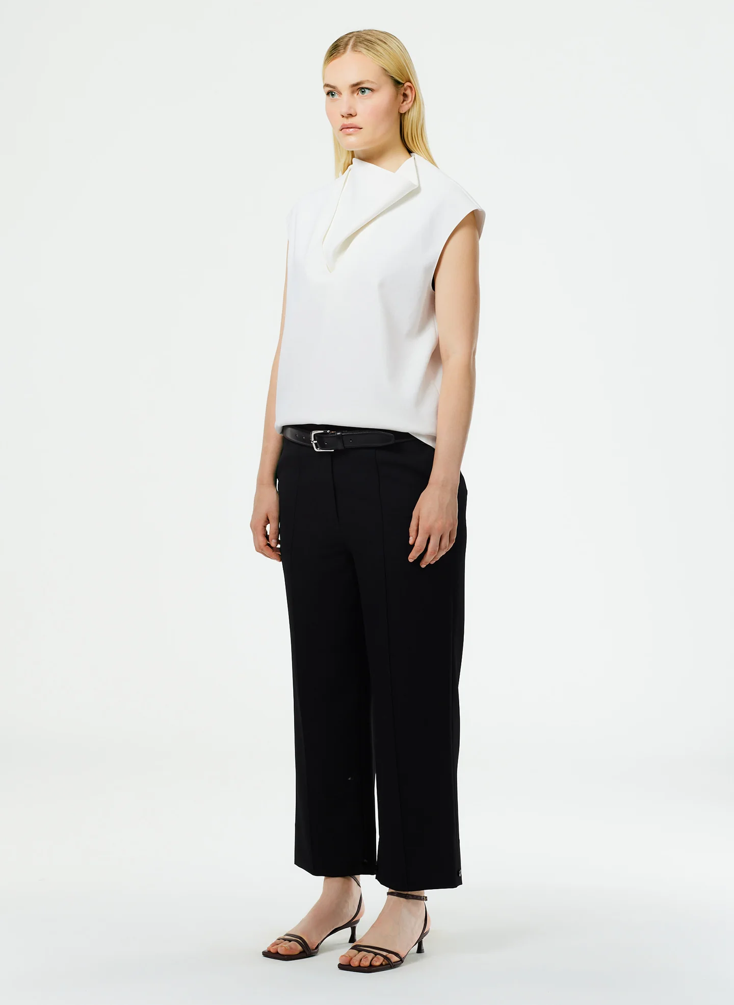 Grain De Poudre Cropped Pant - Image 3