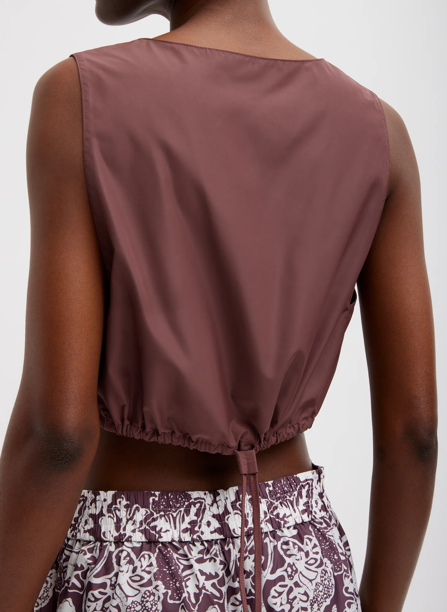 Italian Sporty Nylon Cropped Square Neck Top - Image 2