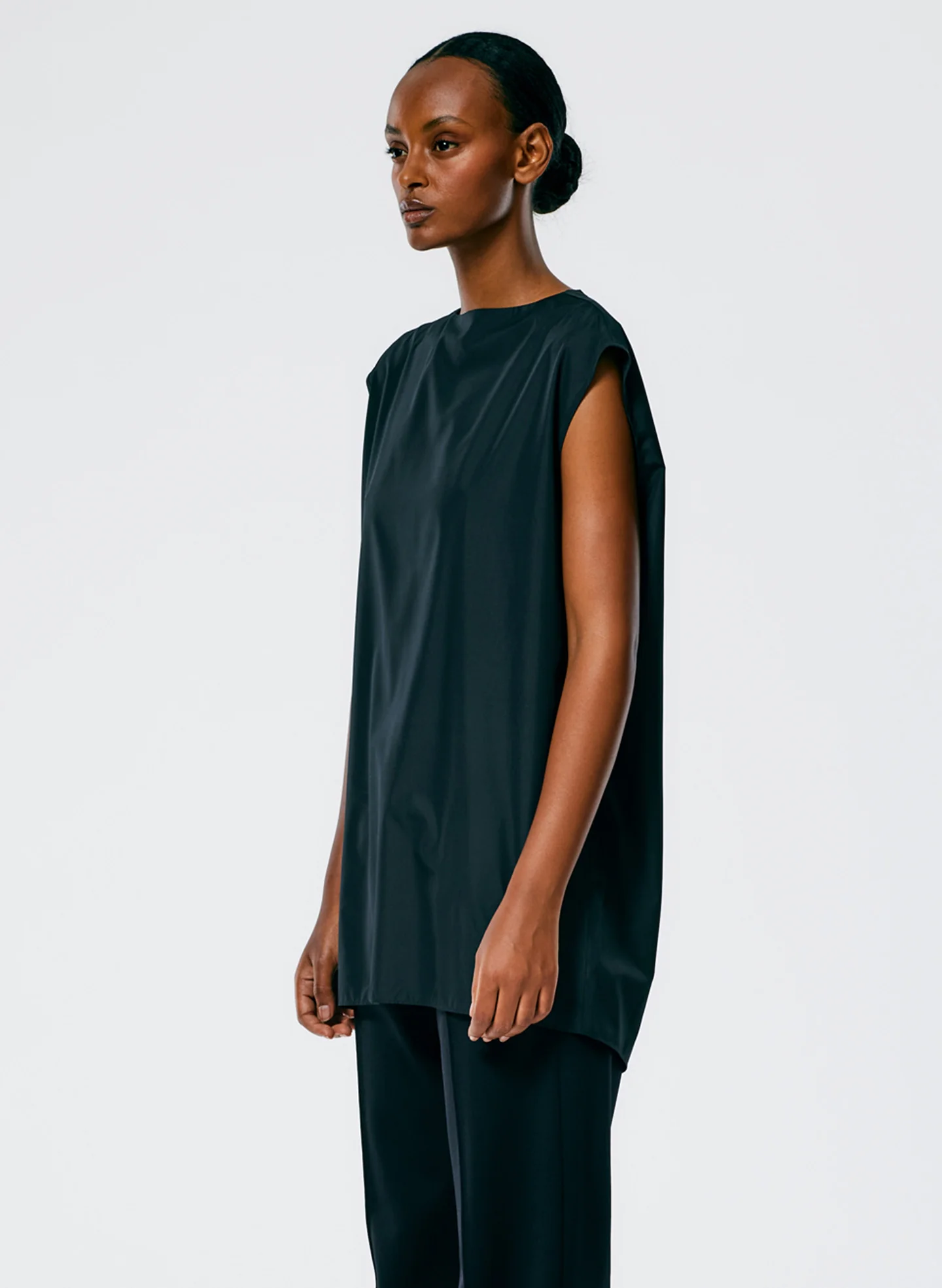 Italian Sporty Nylon Sleeveless Cocoon Top - Image 4