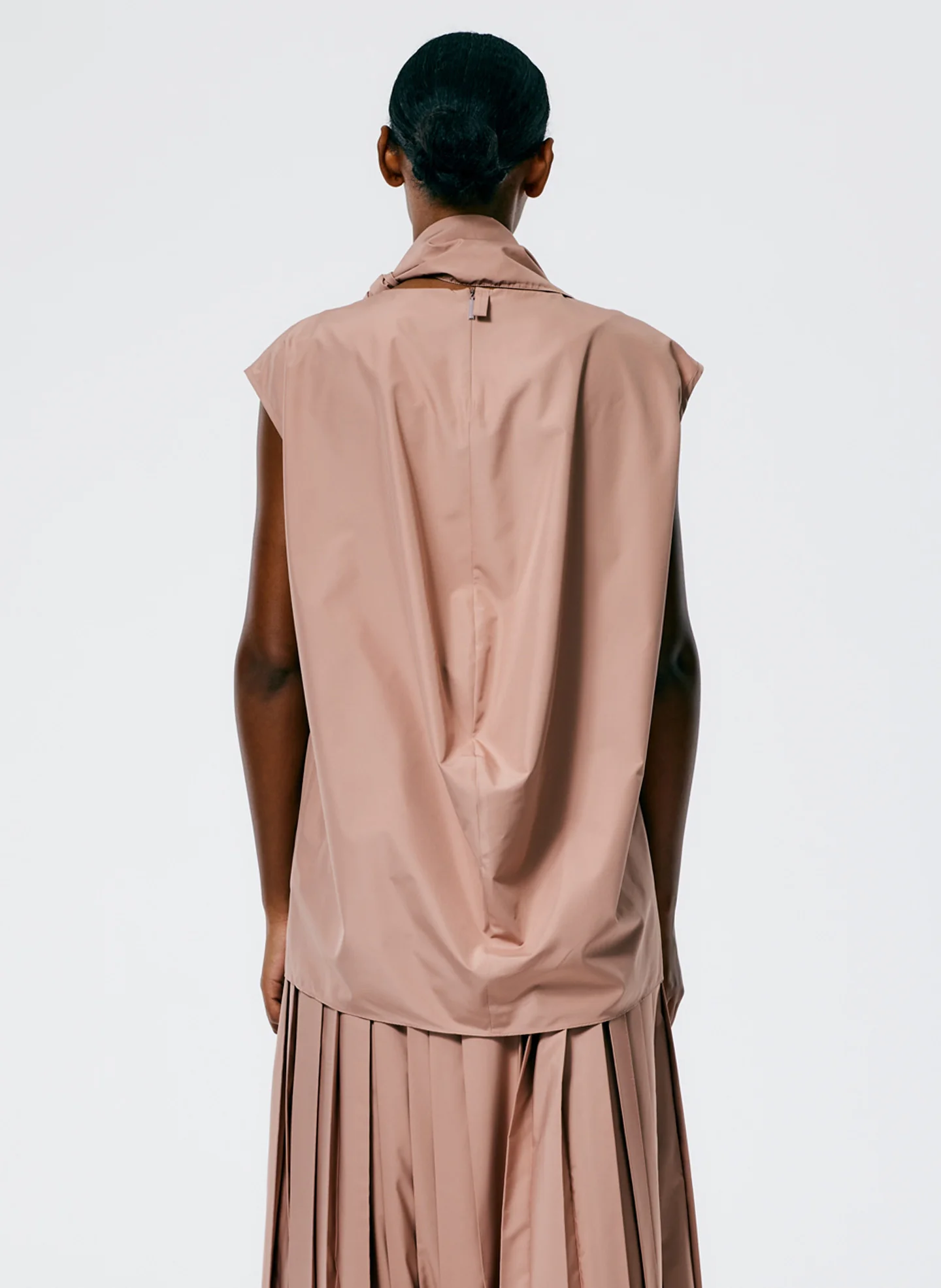 Italian Sporty Nylon Sleeveless Cocoon Top - Image 5