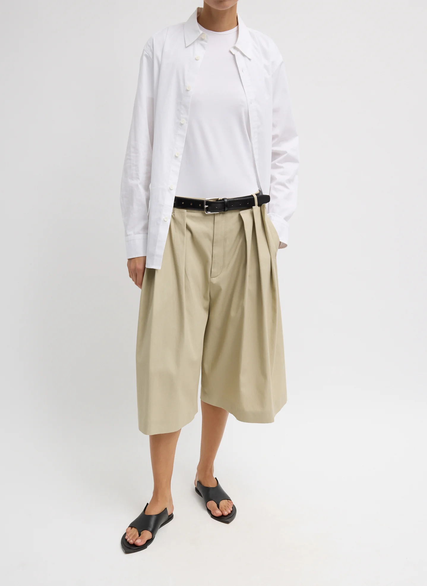 Luxe Spring Twill Tucked Pleated Wide Leg Short - Image 4