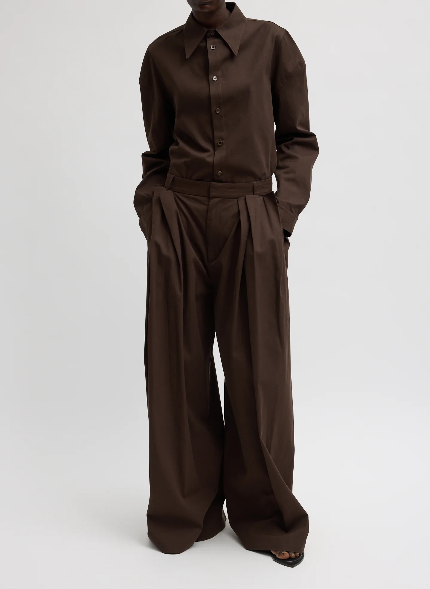 Luxe Spring Twill Tucked Pleated Wide Leg Trouser - Image 3