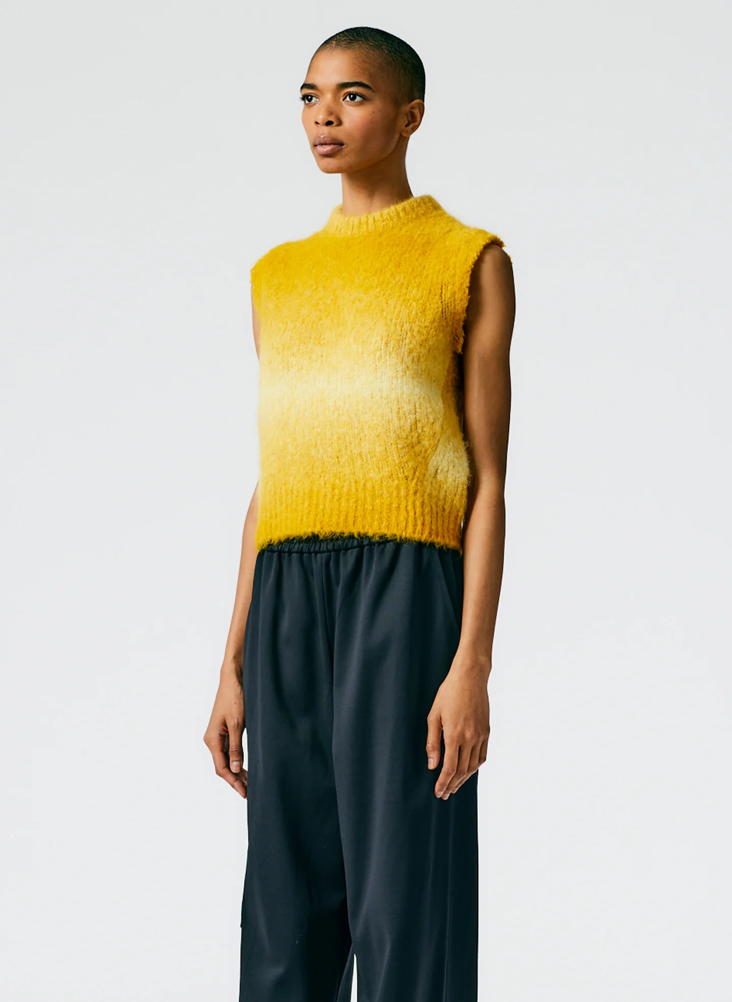 Ombre Superfine Alpaca Shrunken Cutoff Vest - Image 3