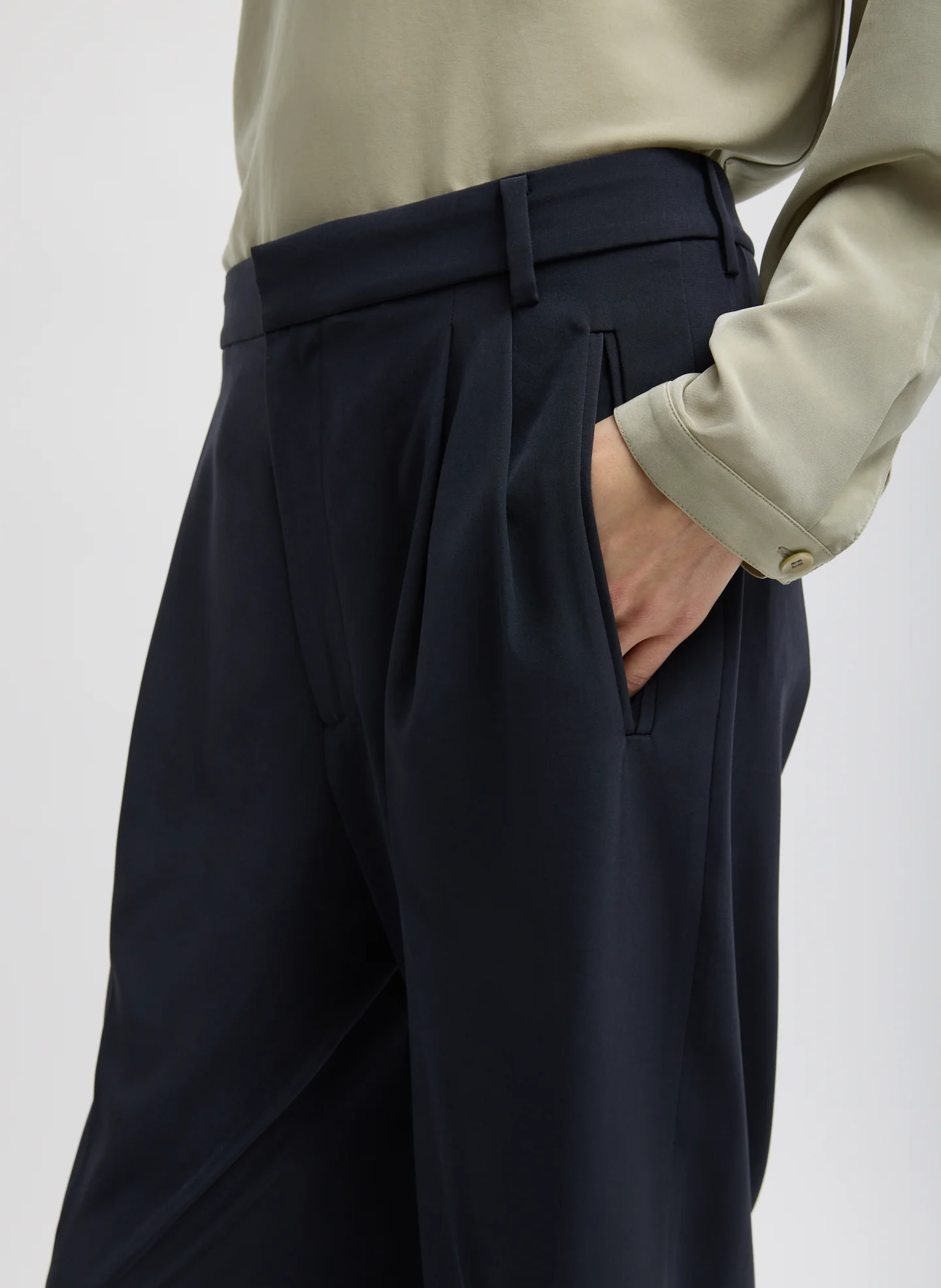 Relaxed Suiting Derrick Men's Trouser - Image 4