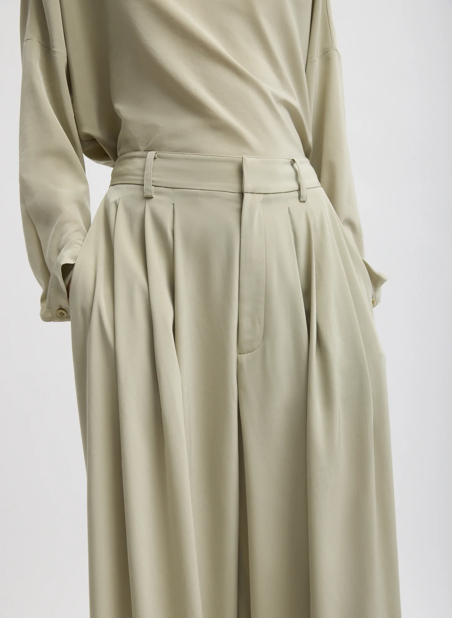 Relaxed Suiting Triple Pleat Pant - Image 3