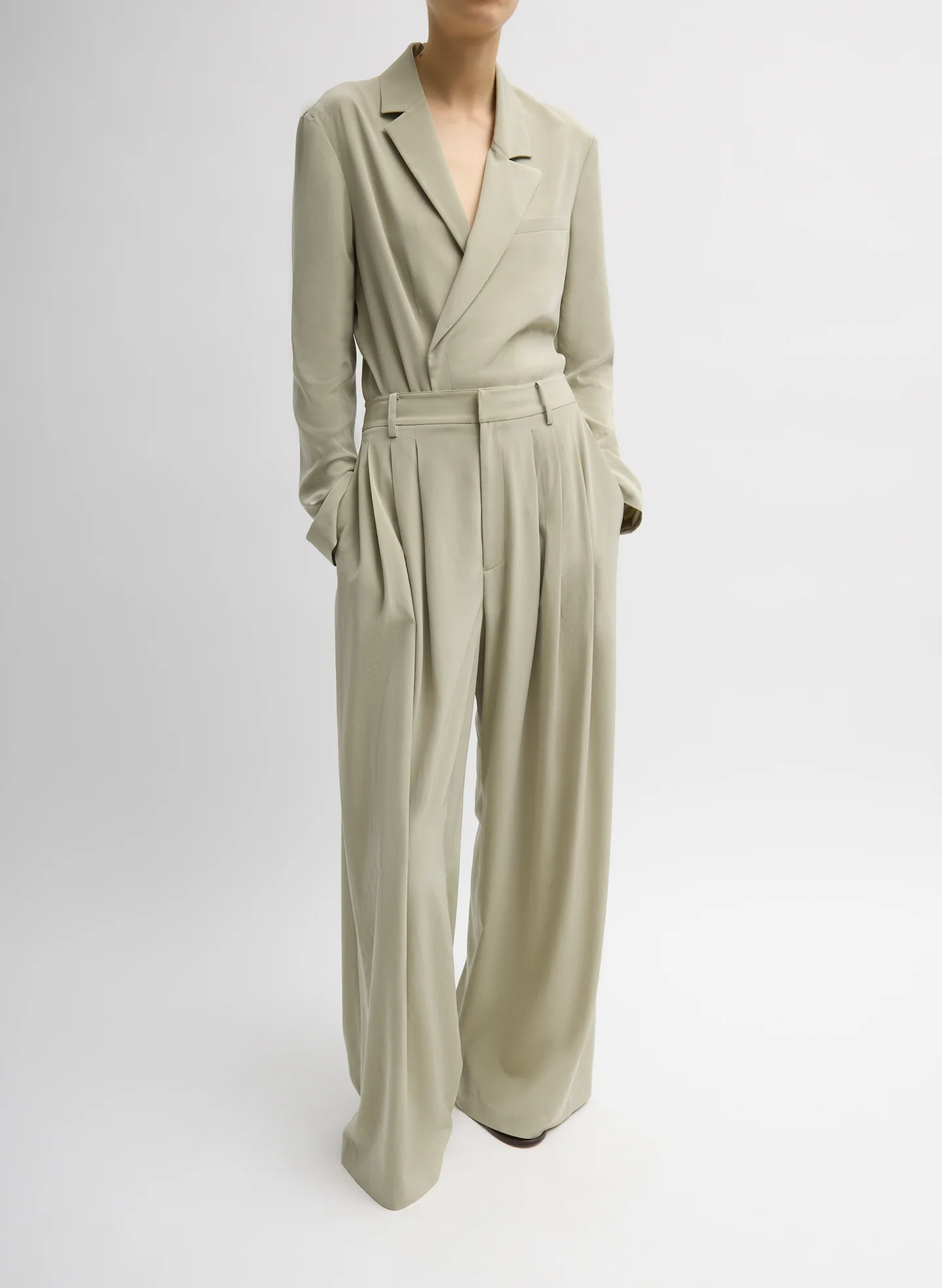 Relaxed Suiting Triple Pleat Pant - Image 4