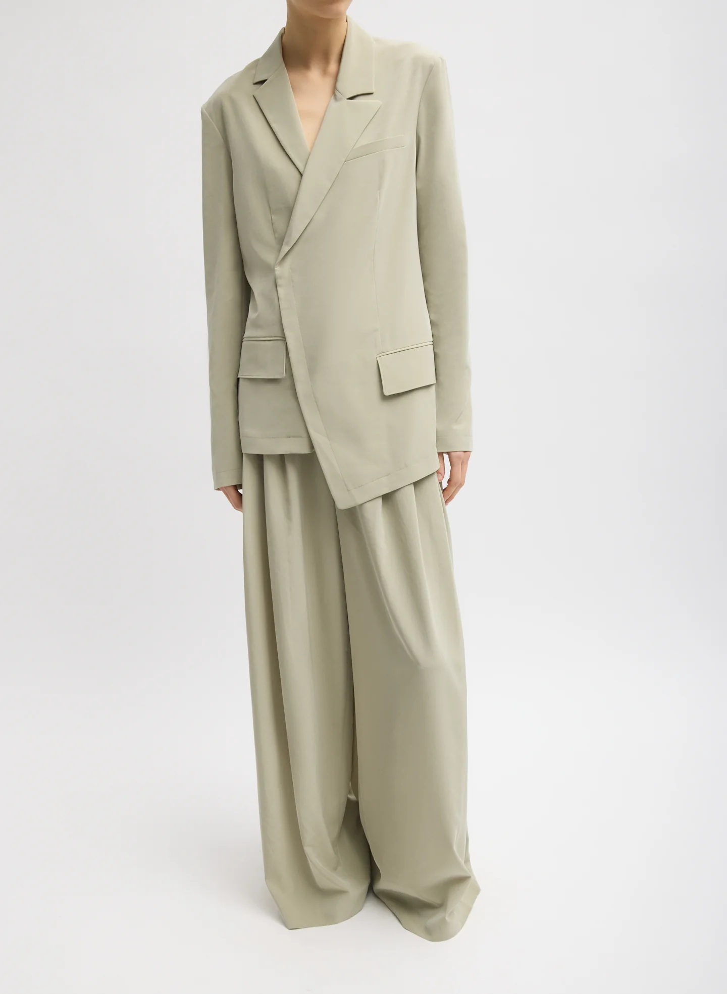 Relaxed Suiting Triple Pleat Pant - Image 5
