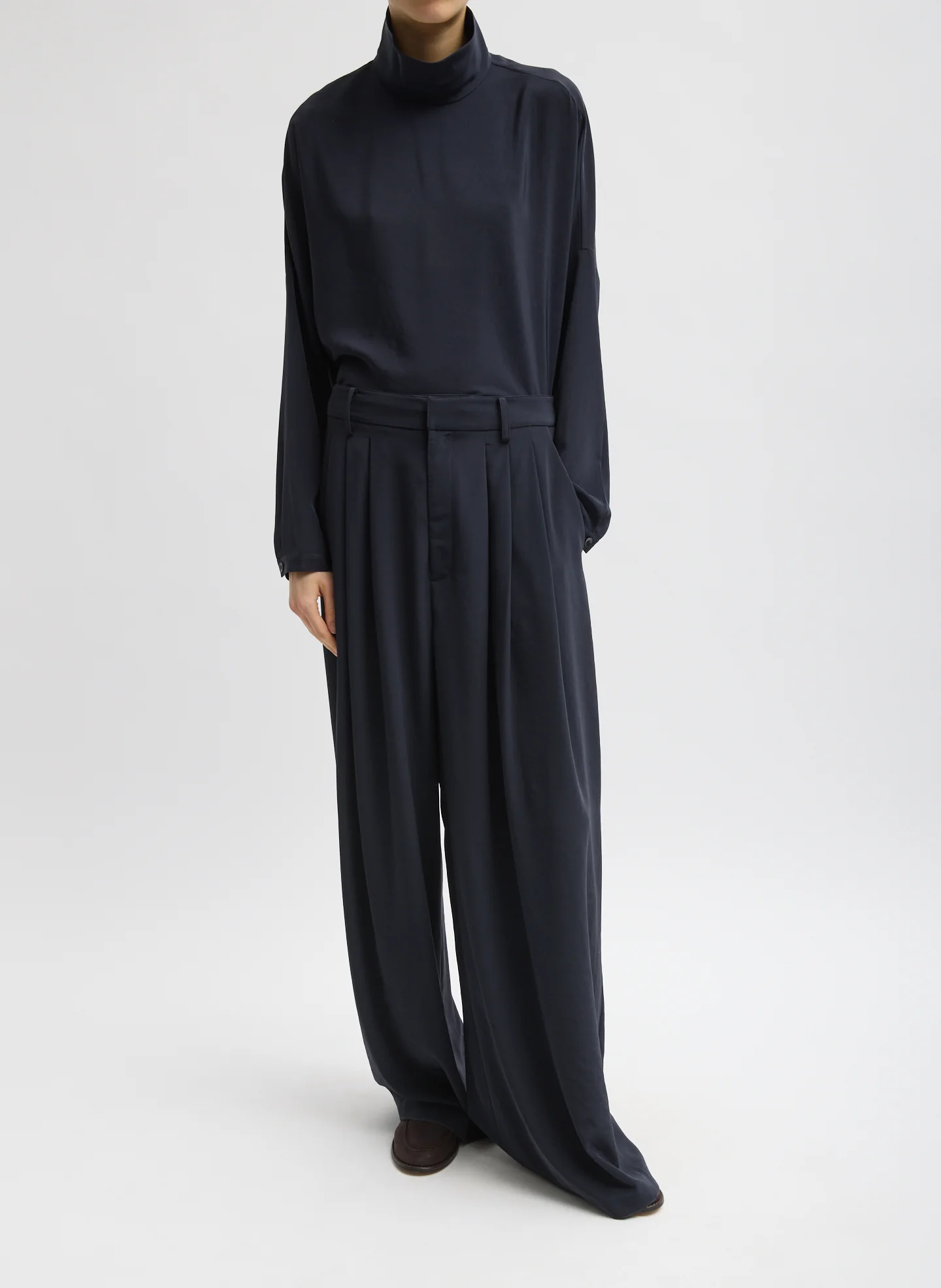Relaxed Suiting Triple Pleat Pant