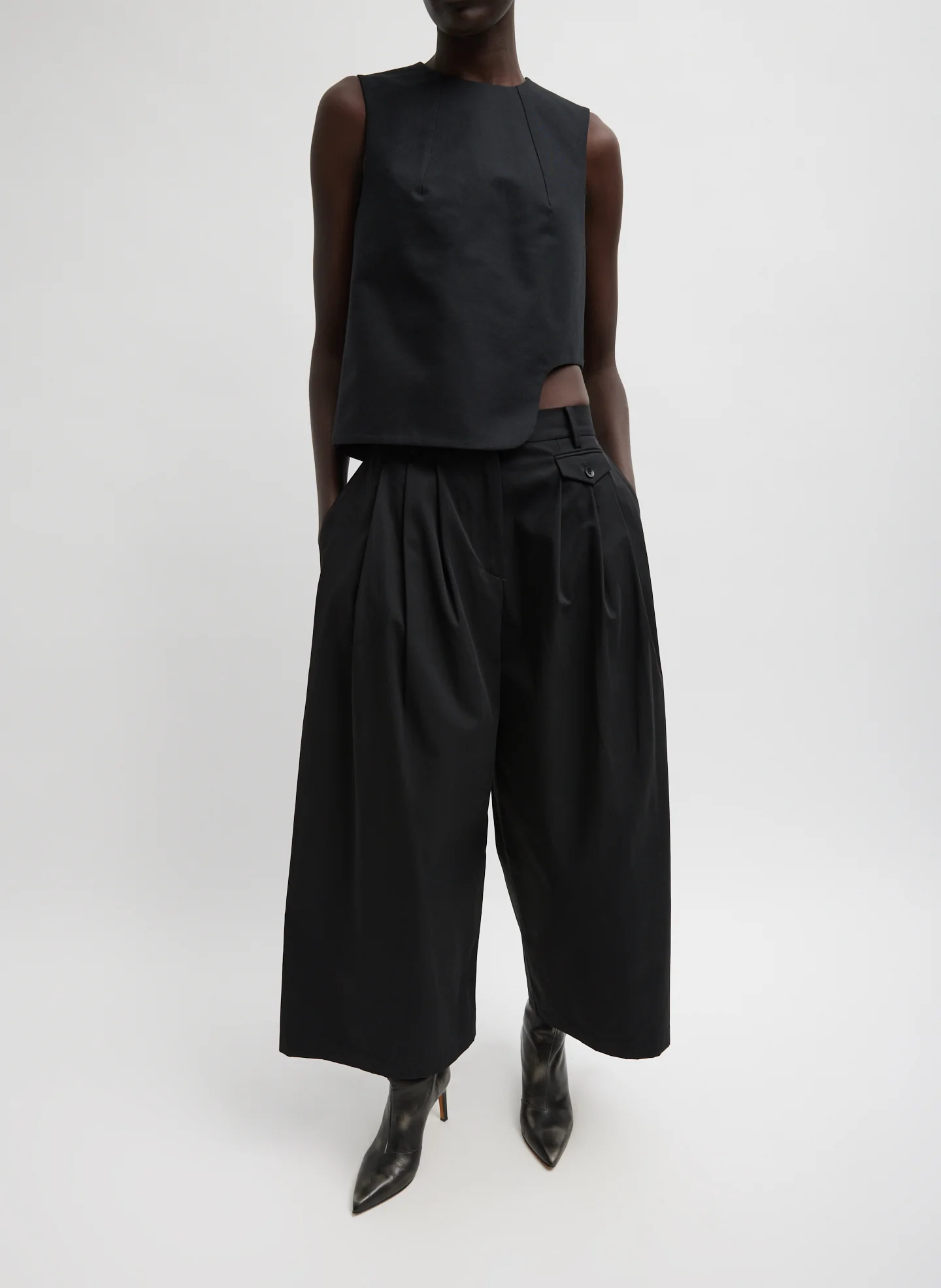 Sculpted Cotton Curved Hem Sleeveless Top
