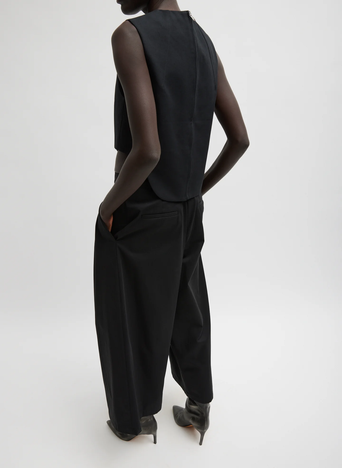 Sculpted Cotton Curved Hem Sleeveless Top - Image 3