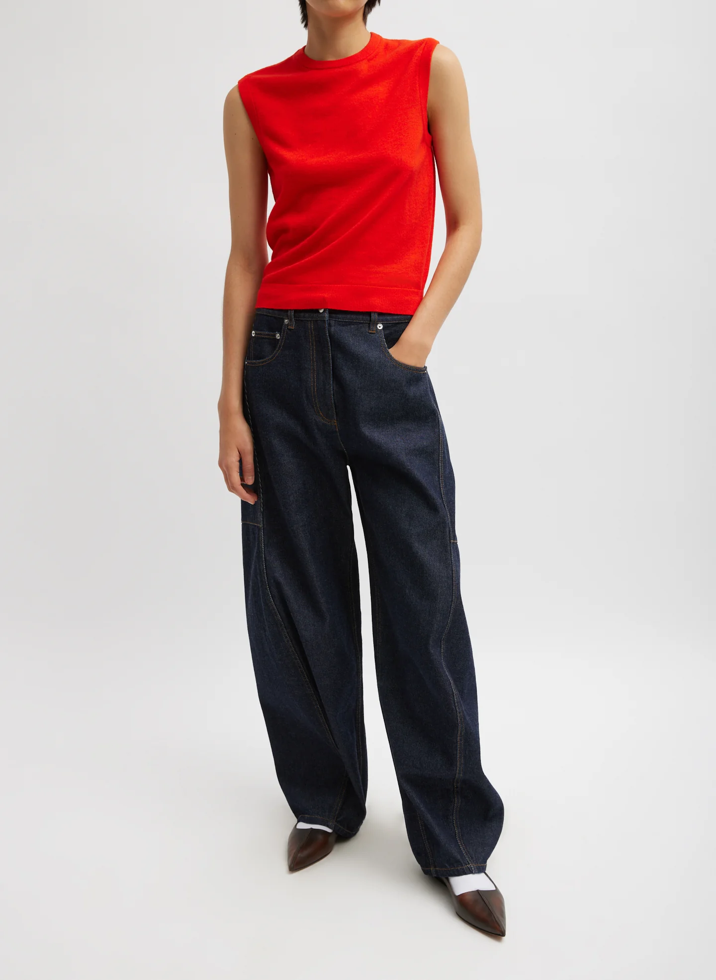 Skinlike Mercerized Wool Sleeveless Sweater - Image 4