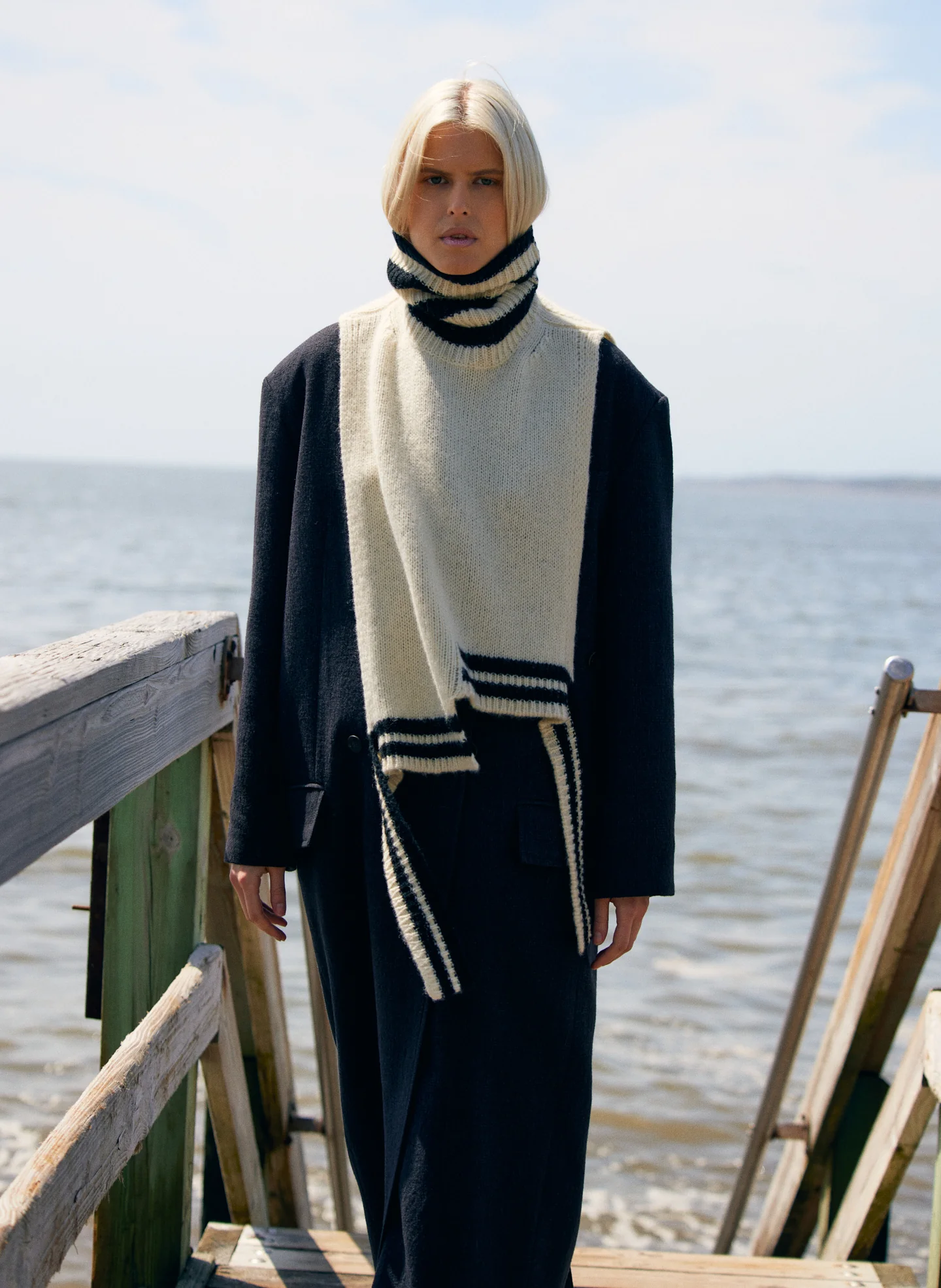 Soft Lambswool Sporty Turtleneck Dicky Sweater - Image 2