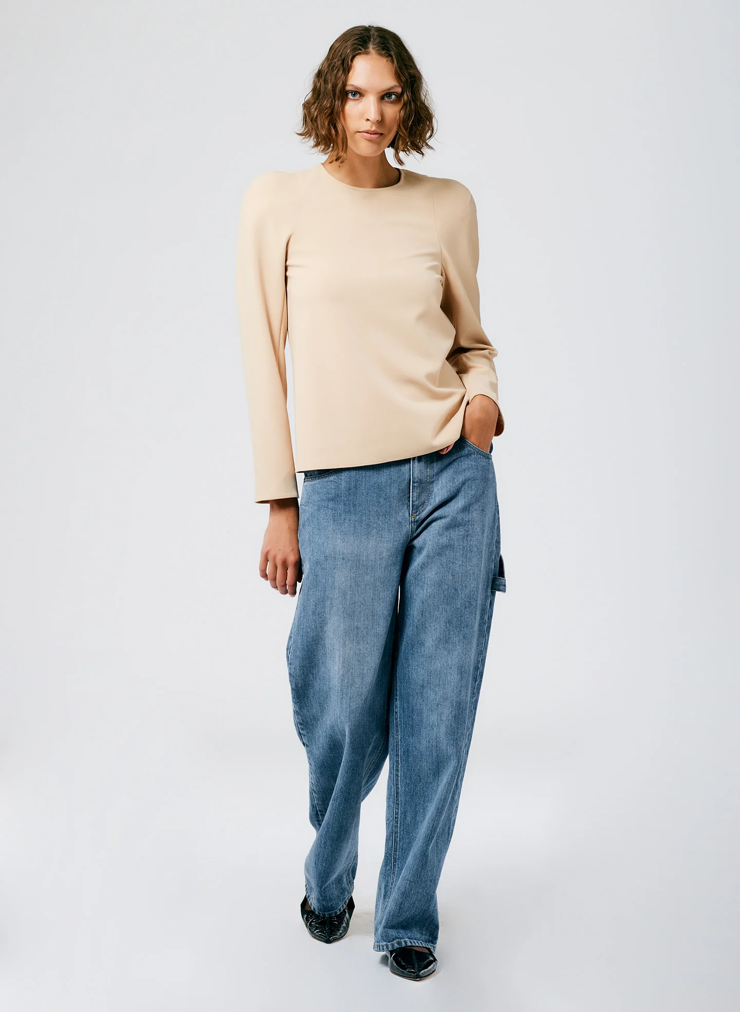 Structured Crepe Sculpted Shoulder Top - Image 4