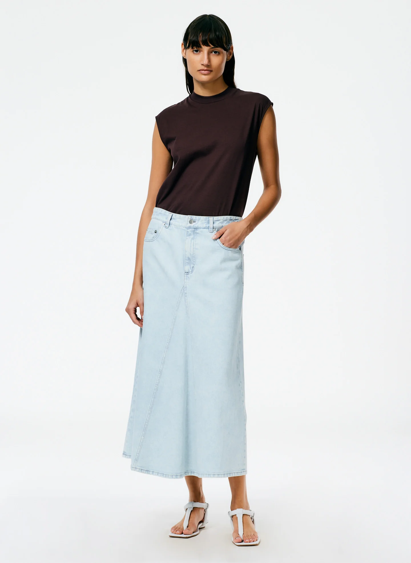 Mock Neck Sleeveless T-Shirt - Image 4