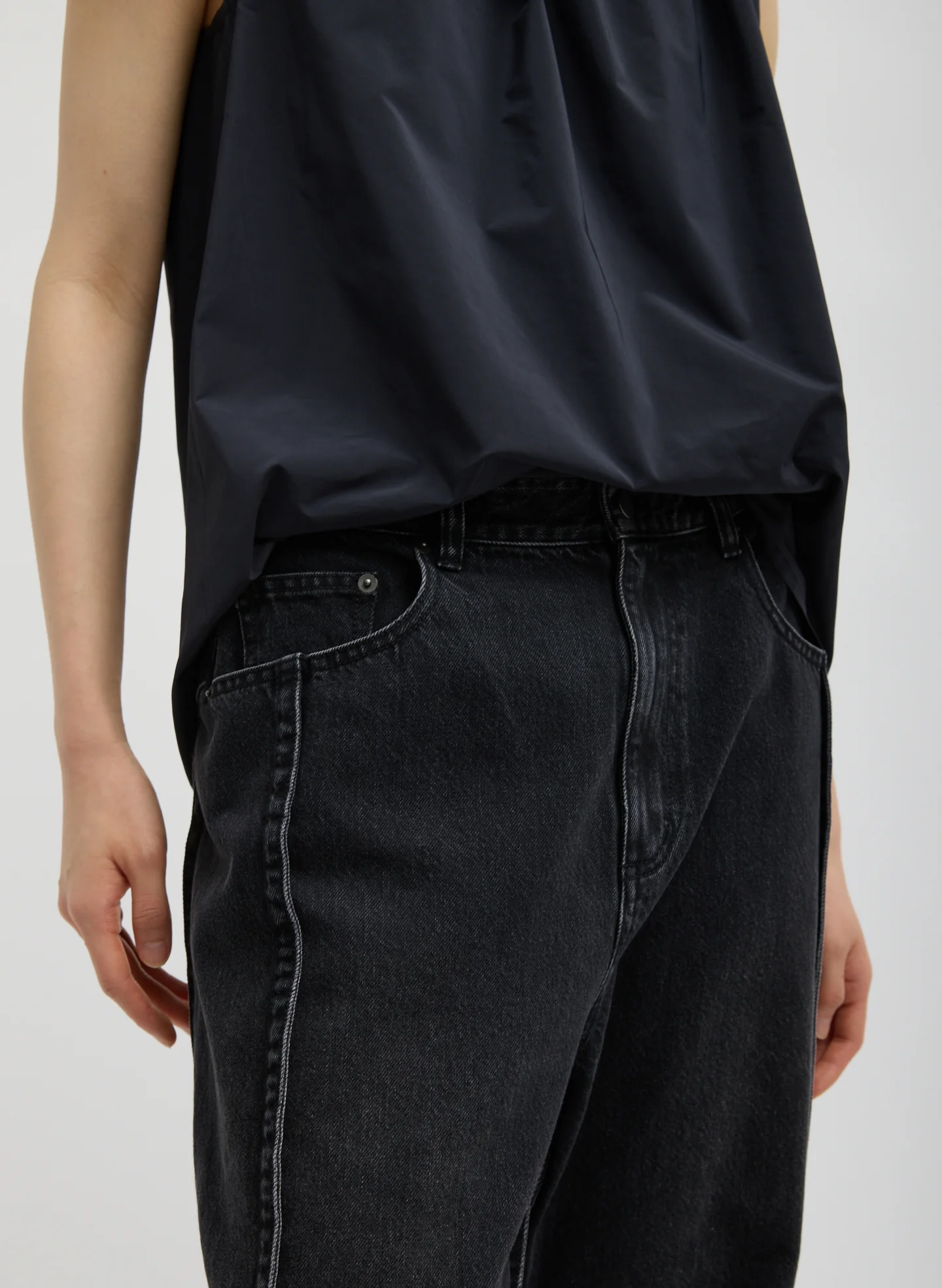 Vintage Black Denim Tuck Jean - Image 5