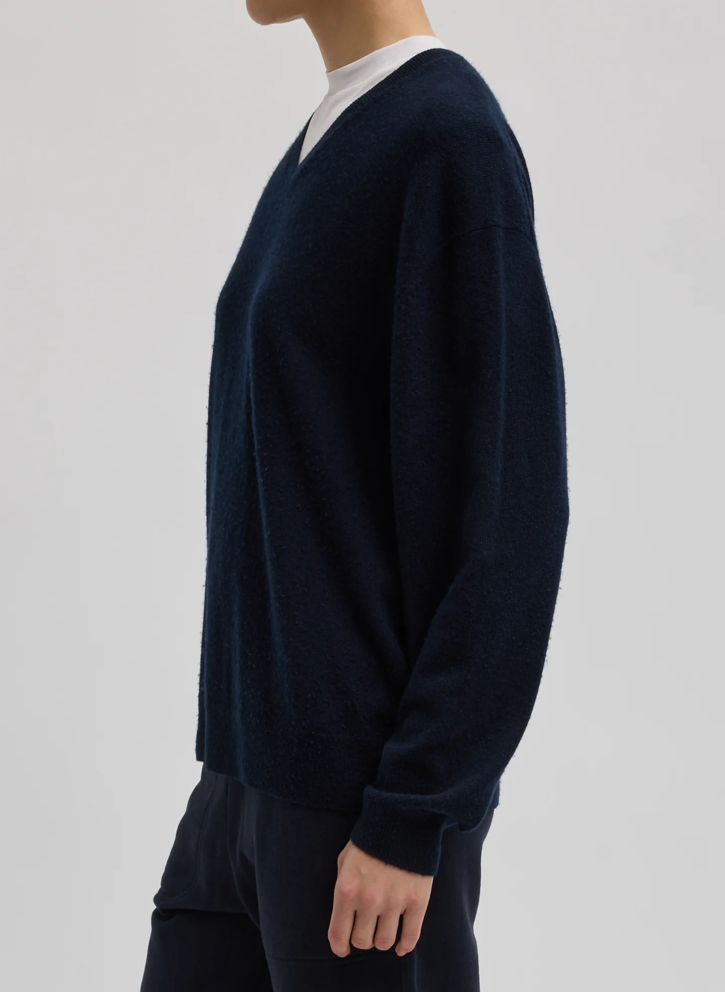 Washable Cashmere Easy V-Neck Sweater - Image 3