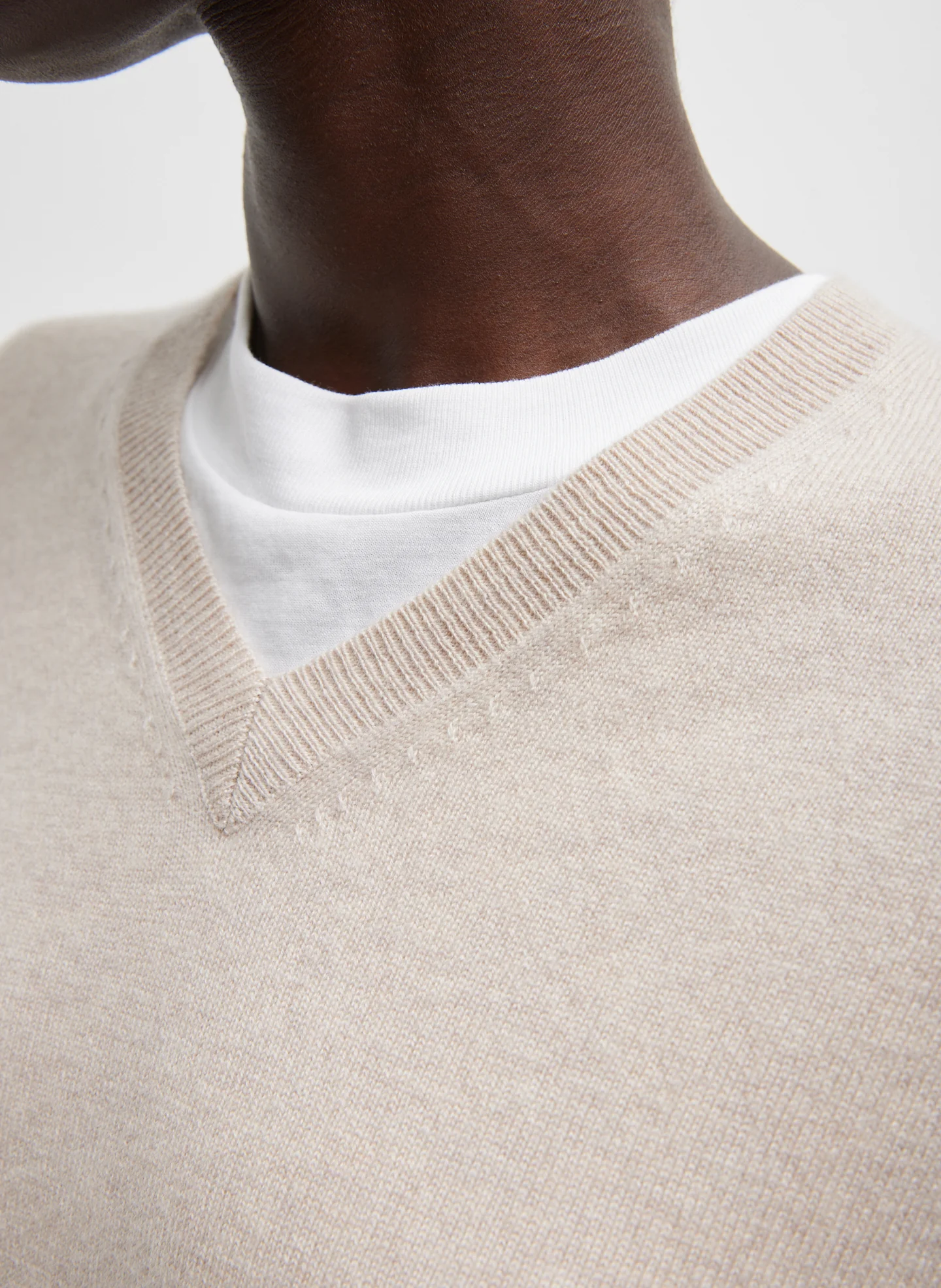 Washable Cashmere Easy V-Neck Sweater - Image 3